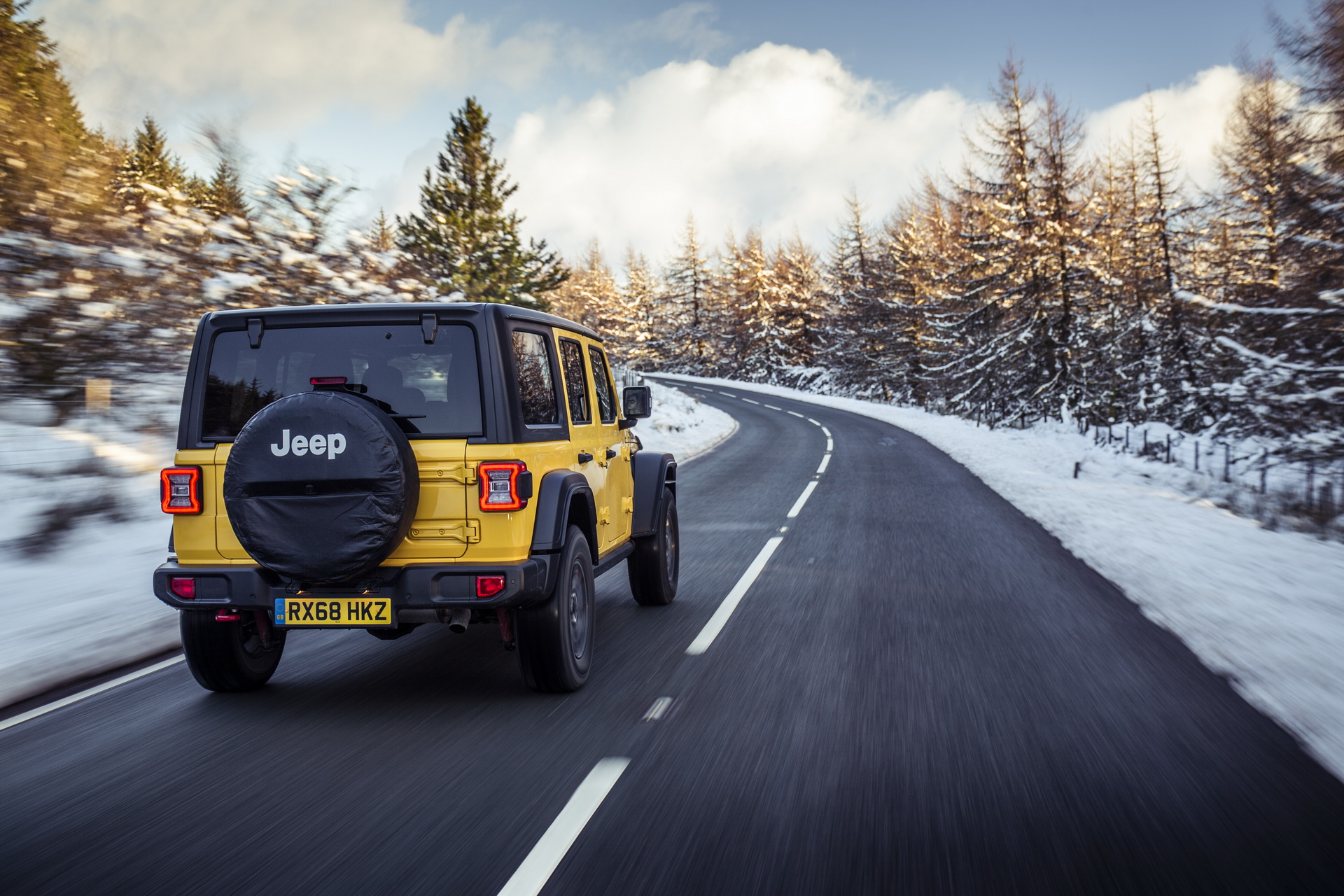 2019-Jeep-Wrangler-UK-12 2019 Jeep Wrangler Gains Four-Cylinder Petrol Option In The UK
