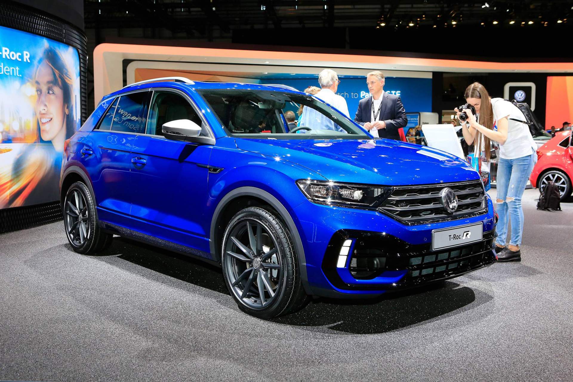 89 VW T-Roc R Unveiled With 300 PS, Does 0-100 Km/h In 4.9 Seconds
