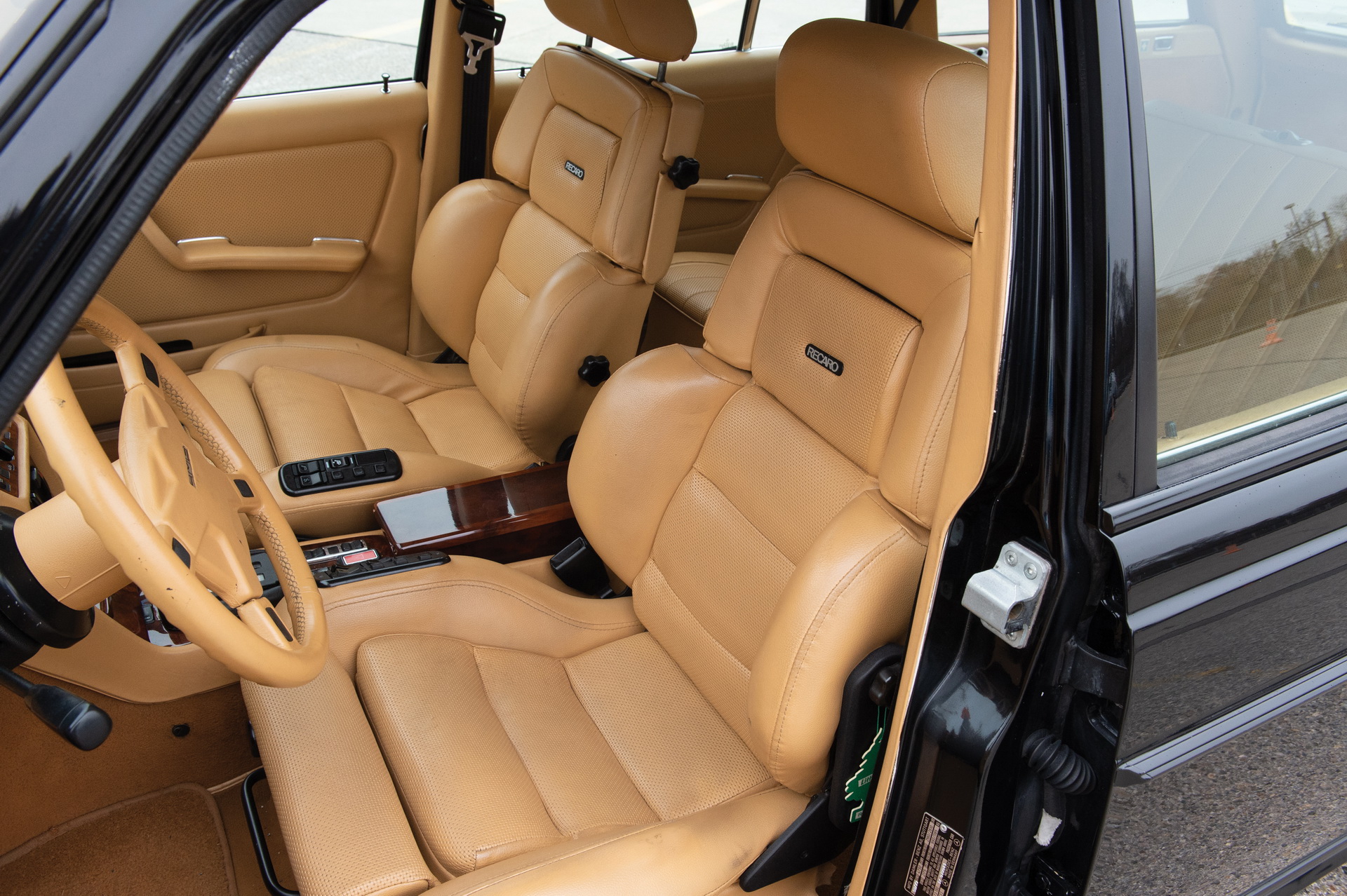 1979-Mercedes-Benz-500-TE-AMG_08 Gorgeous 1979 Mercedes 500 TE AMG Is Everything We Want From A Wagon