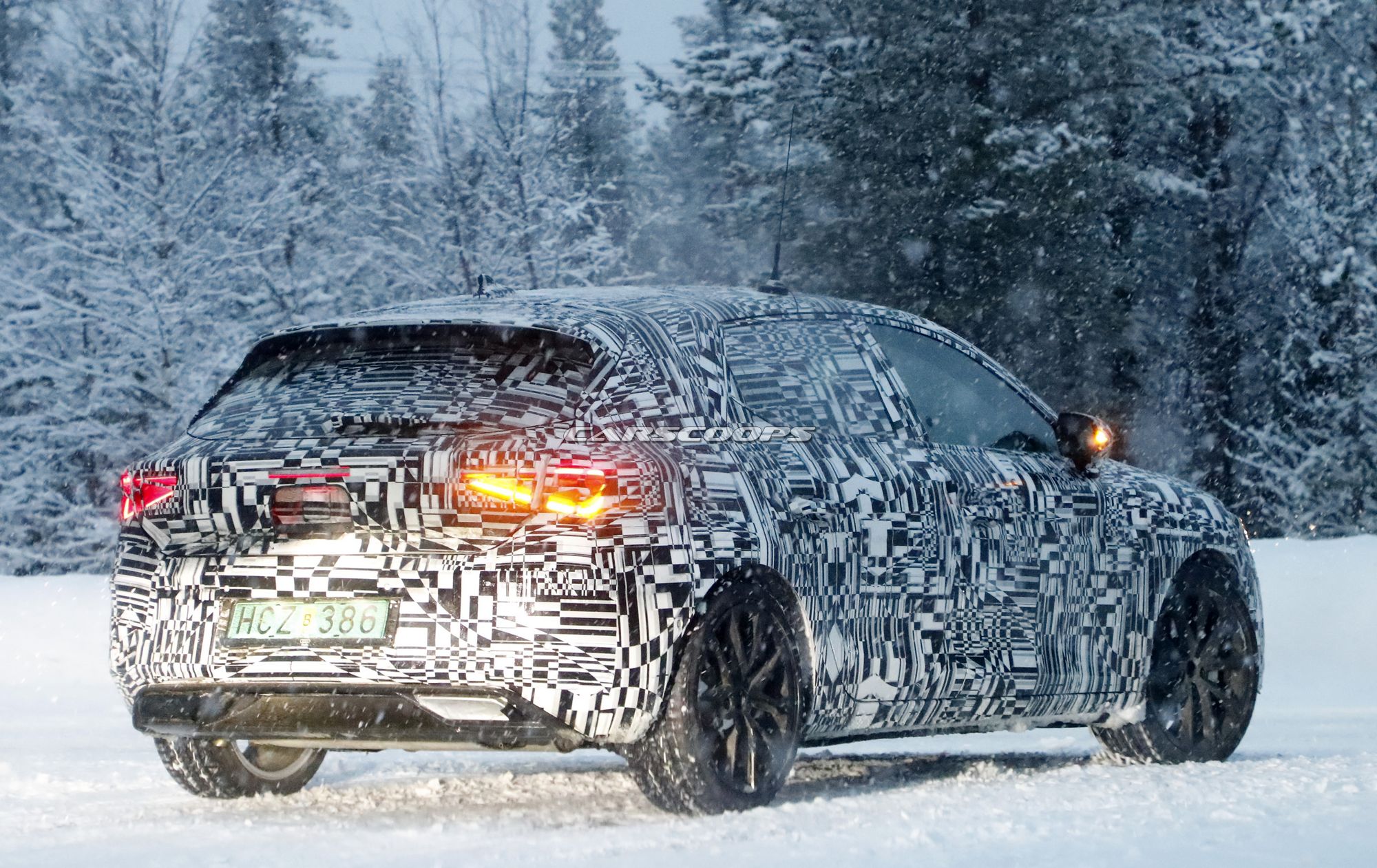 Seat-Leon-Spy-Shots-19 Next Gen Seat Leon To Use Golf Platform And Hybrid Powertrains