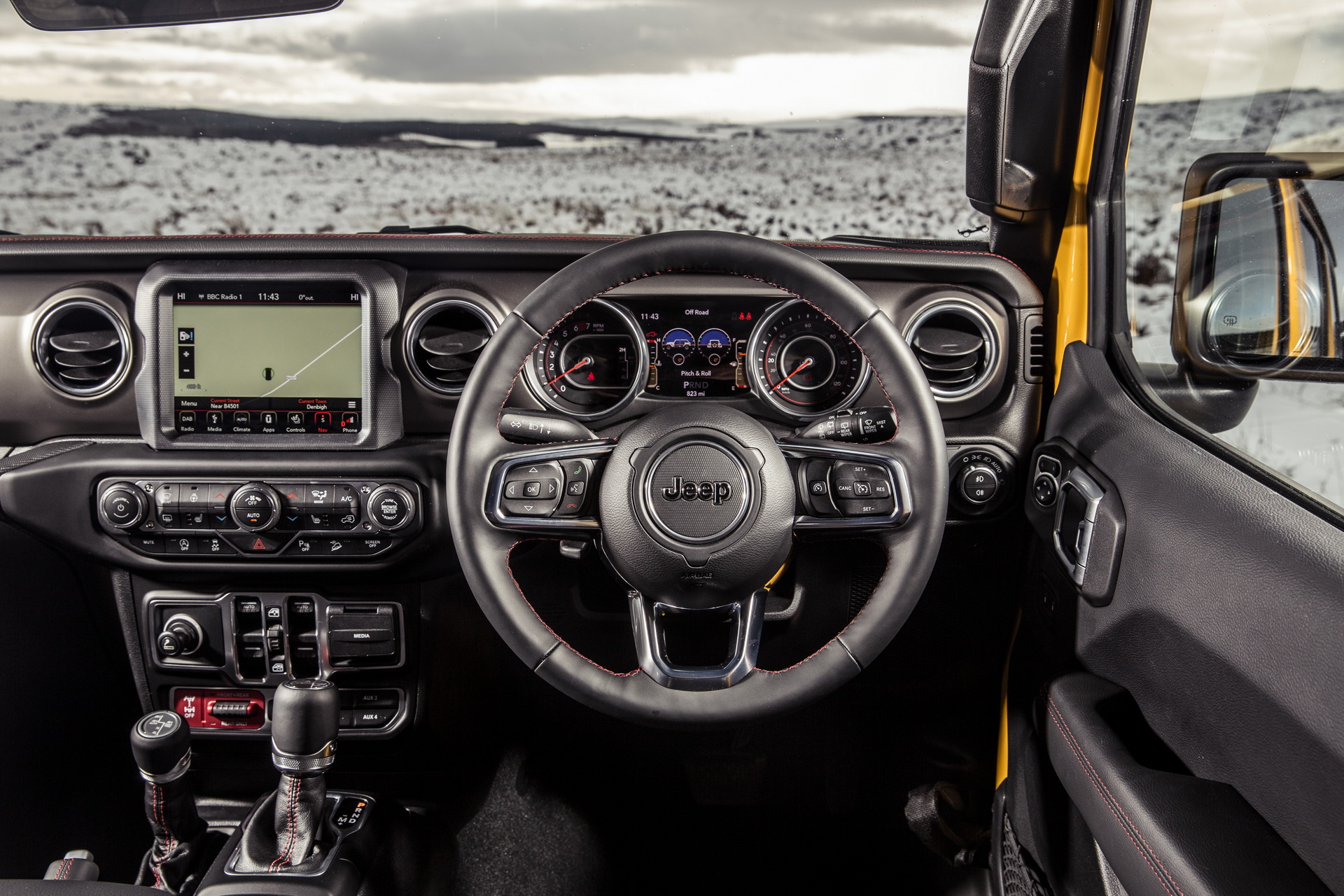 2019-Jeep-Wrangler-UK-26 2019 Jeep Wrangler Gains Four-Cylinder Petrol Option In The UK
