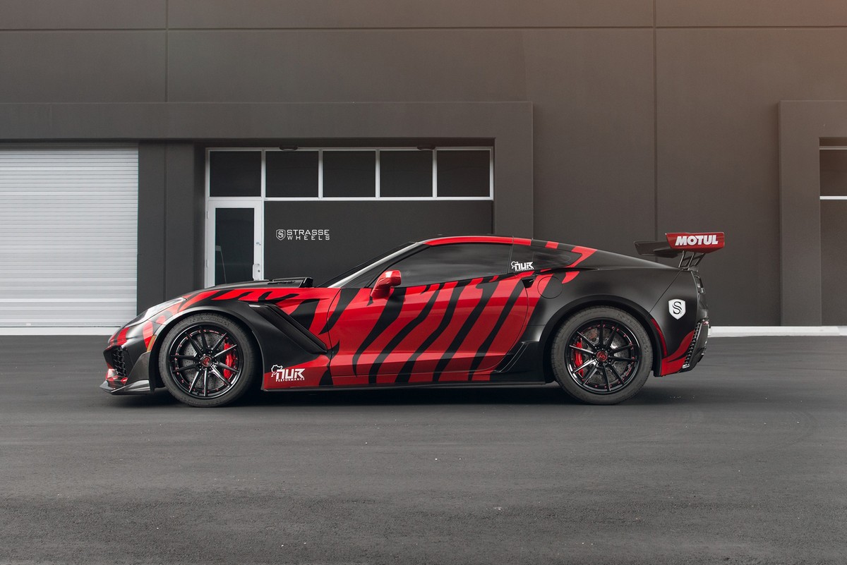 Chevrolet-Corvette-ZR1-Strasse-7 Customized Corvette ZR1 Looks Like A Tiger Ready To Pounce
