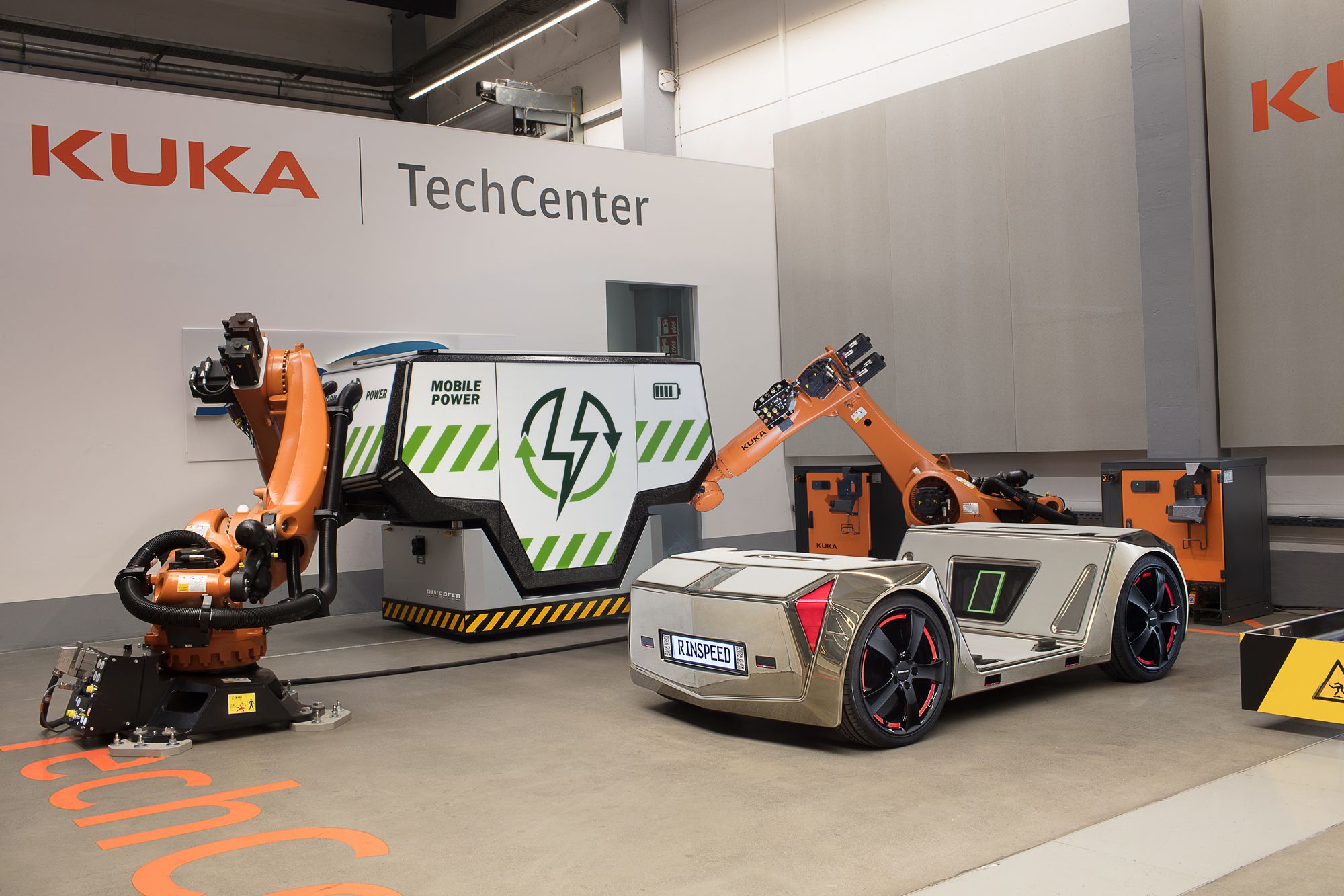 Rinspeed-microSNAP-16 Rinspeed microSNAP Is The EV Pod With A Thousand Faces