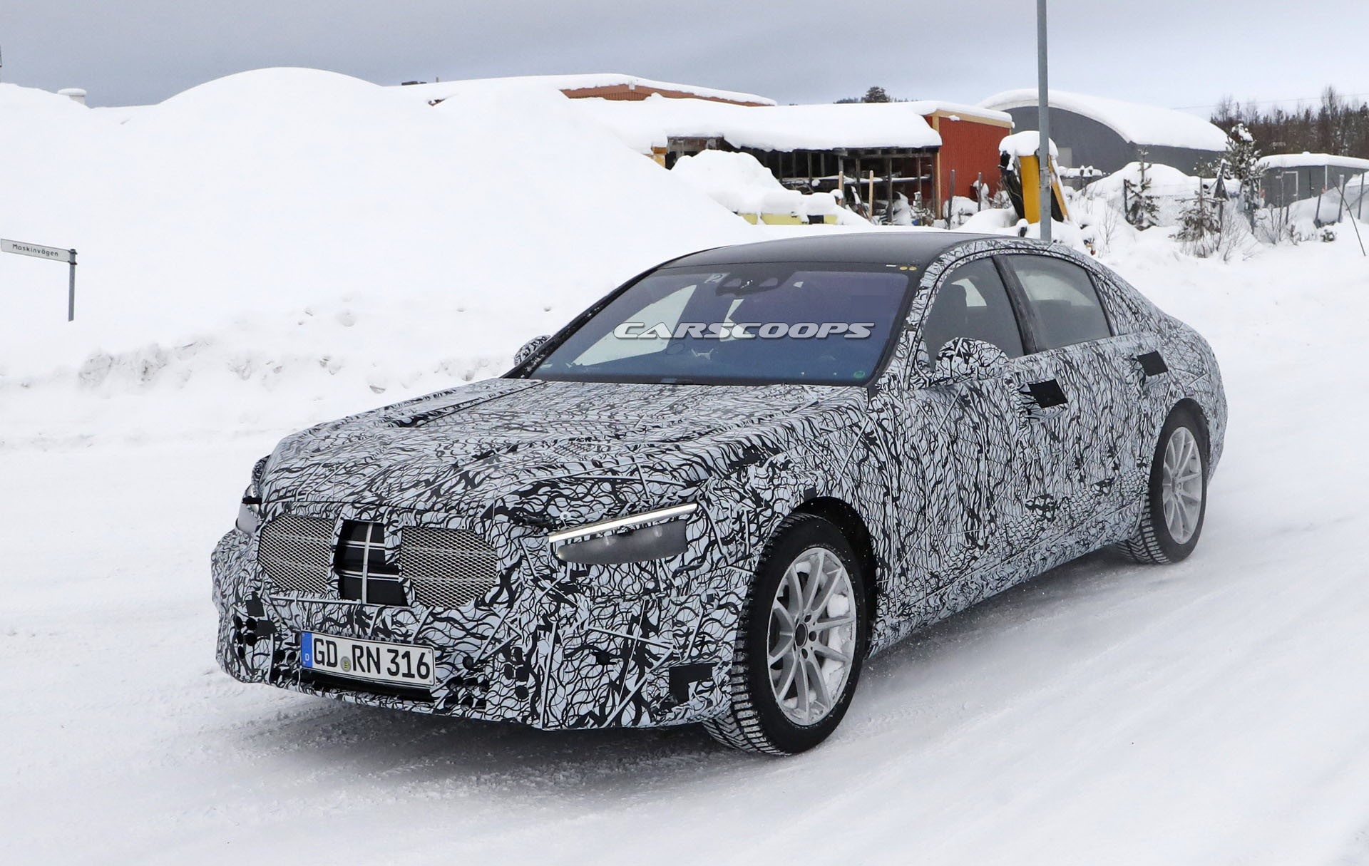 2020 Mercedes-Benz S-Class Spy 26 2020 Mercedes S-Class Gets Huge Touchscreen, Looks Bigger Than iPad Pro 12.9 (Video)