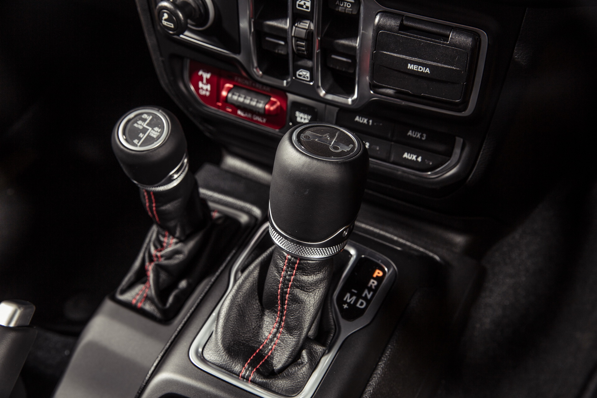 2019-Jeep-Wrangler-UK-28 2019 Jeep Wrangler Gains Four-Cylinder Petrol Option In The UK