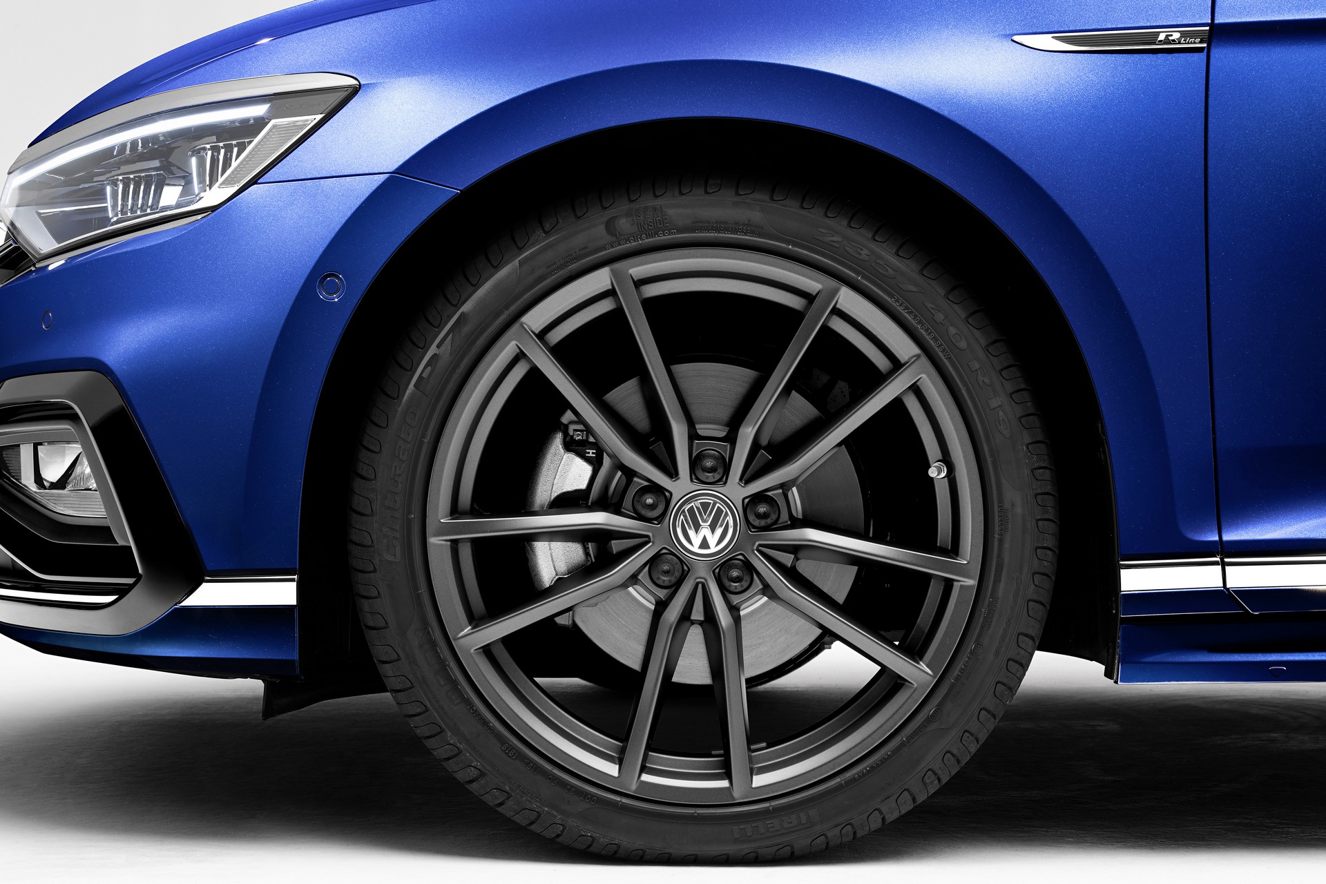 2019 VW Passat Facelift-6 Europe’s 2020 VW Passat Facelift Debuts With Updated Styling And Autonomous Tech