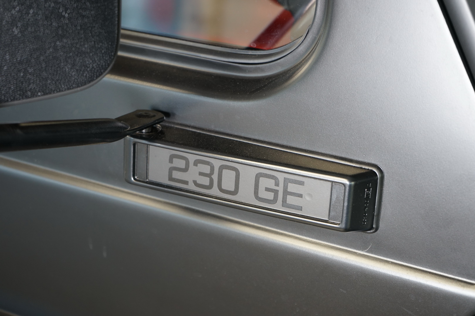 1993 mercedes g-class swiss army lorinser 6 Ex-Military Classic Mercedes G-Class Gets A Civilian Restomod