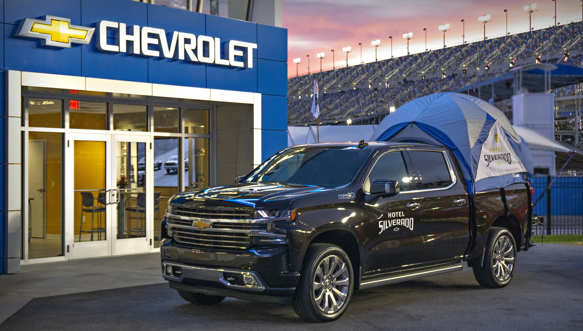 Silverado-Hotel-Daytona-01 2019 Chevy Silverado Is The First-Ever Truck To Pace Daytona 500