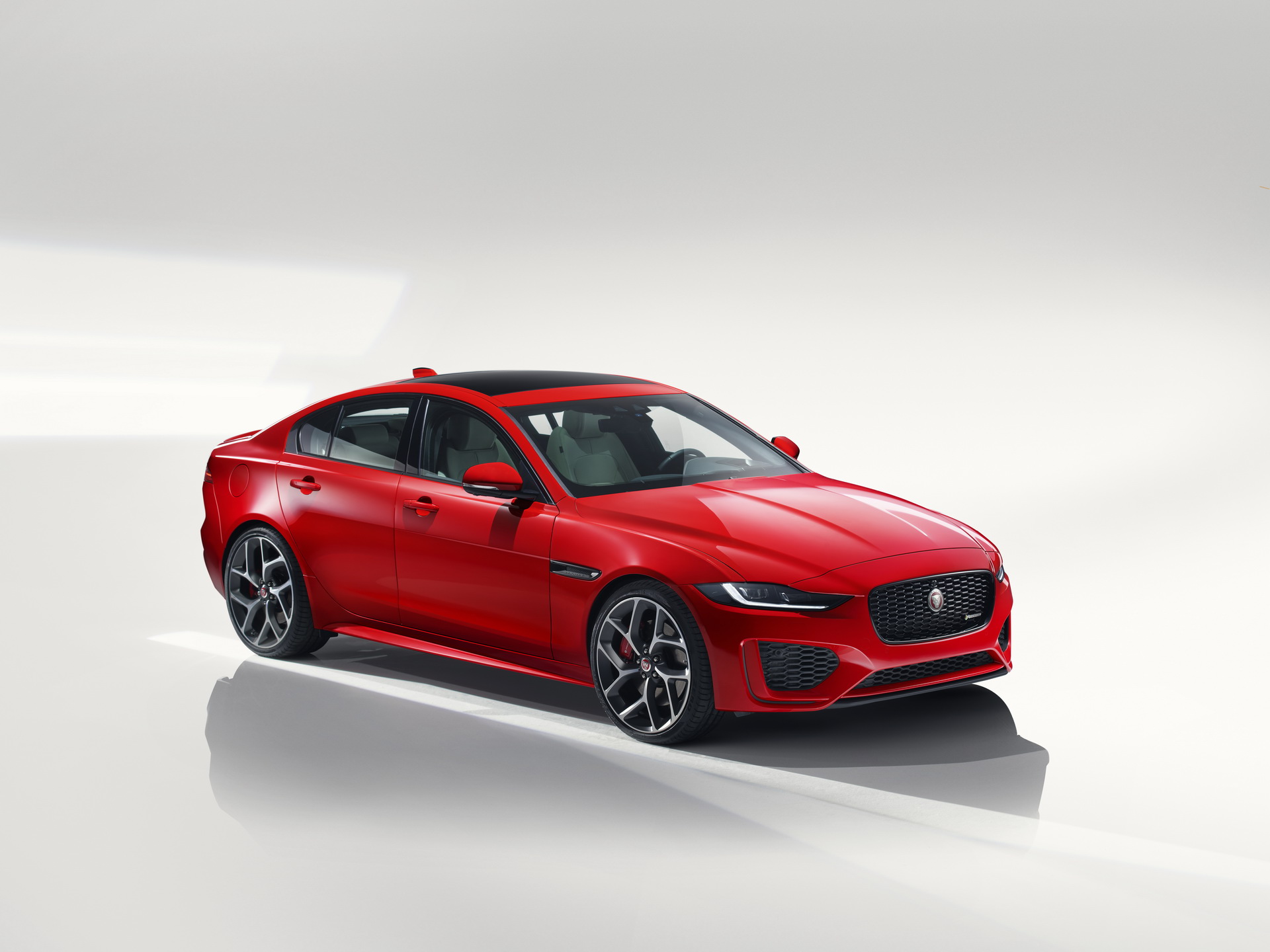 2020 Jaguar XE Facelift 16 2020 Jaguar XE Facelift Gains Sportier Styling, Upgraded Tech