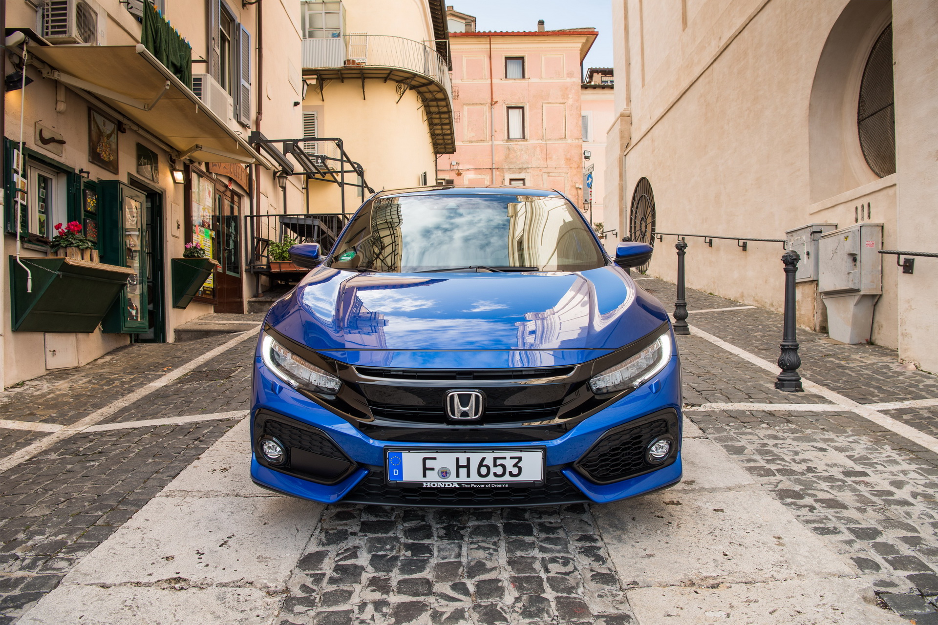 2019-Honda-Civic-Hatch-03 Honda Cuts Back Production Of Civic And Accord, Acura Is Not Affected – Yet