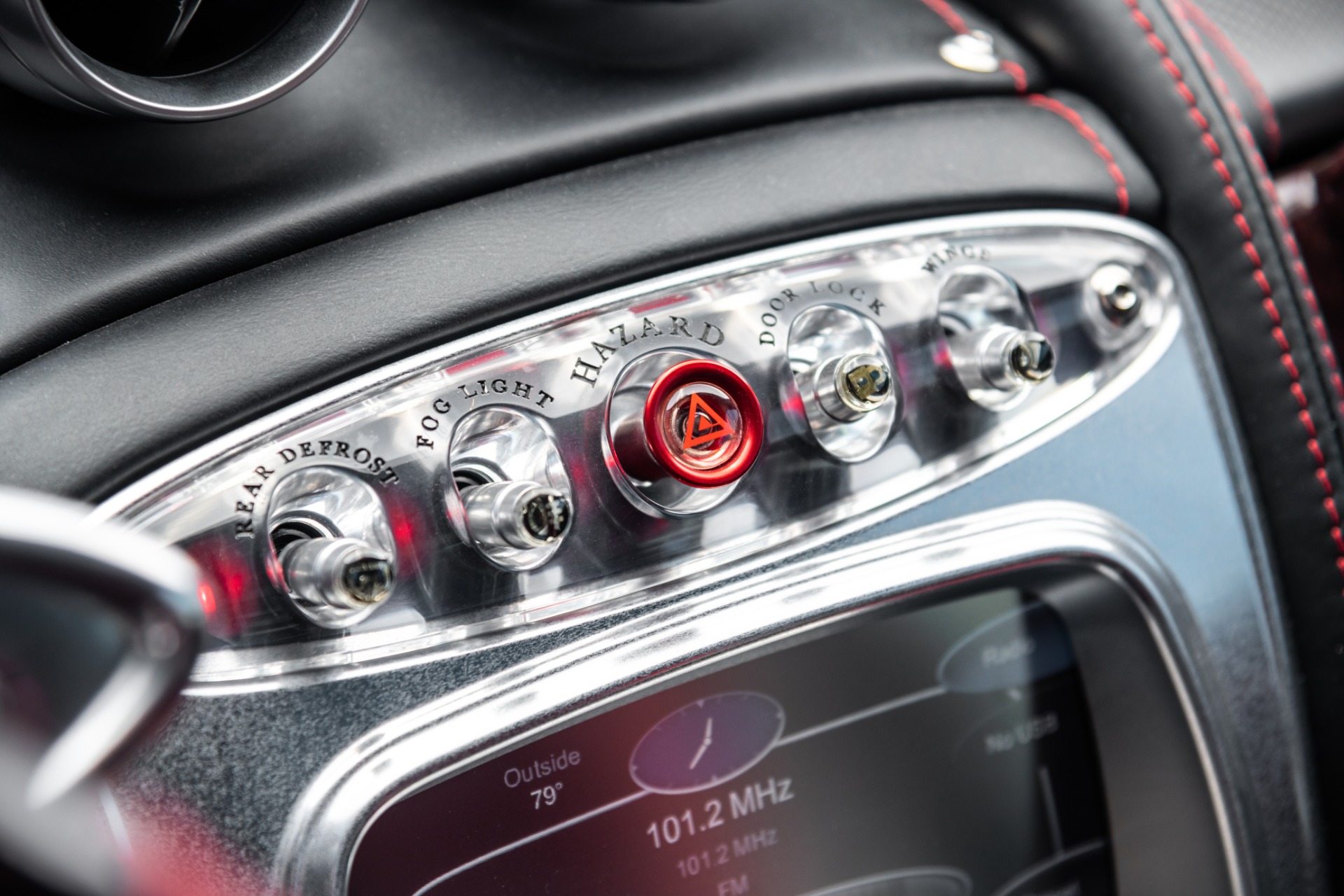 Pagani-Huayra-For-Sale-22 Red Carbon Pagani Huayra Could Be The Perfect Late Valentine’s Gift