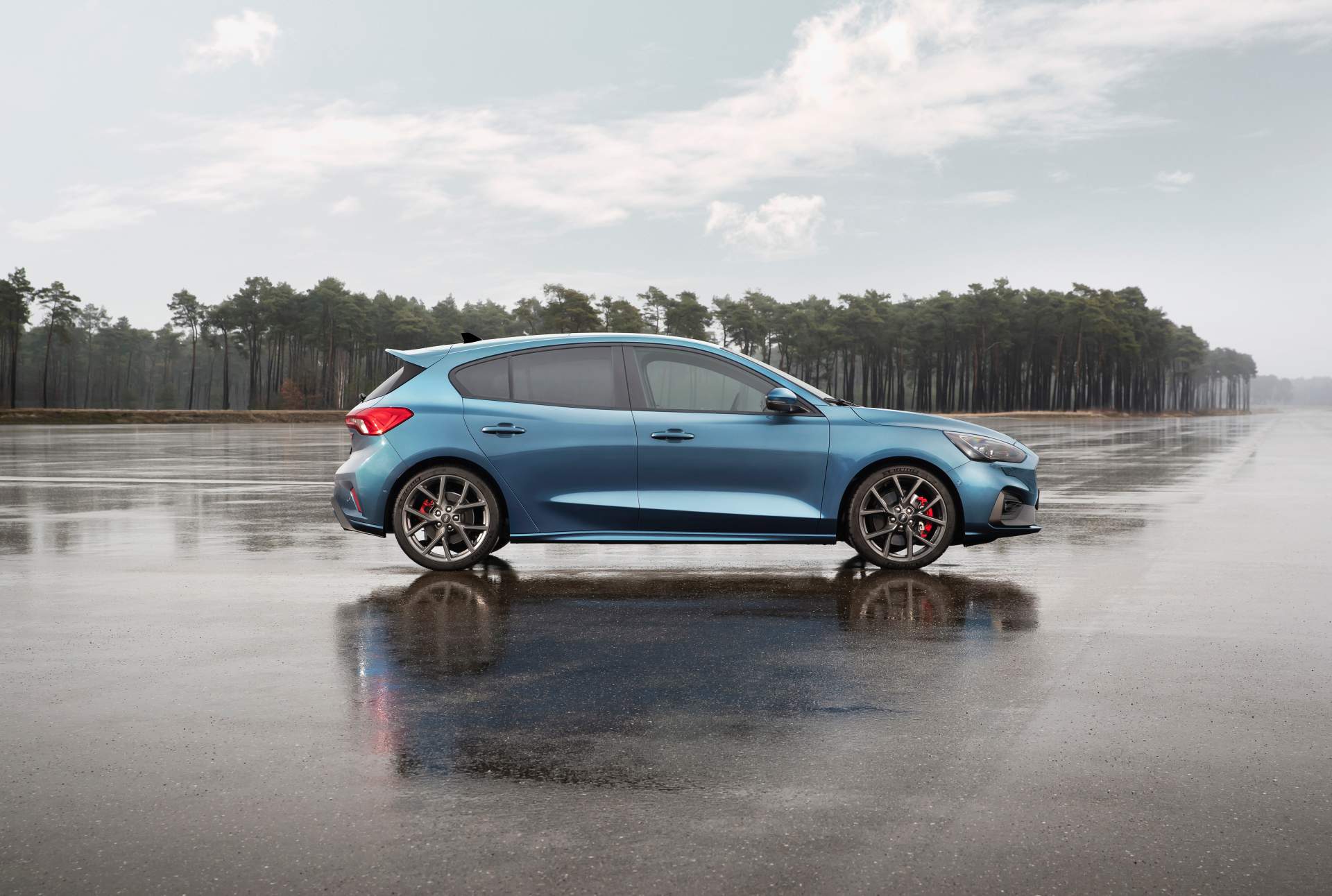 All-New 2019 Ford Focus ST Breaks Cover With 280 PS 2.3L EcoBoost