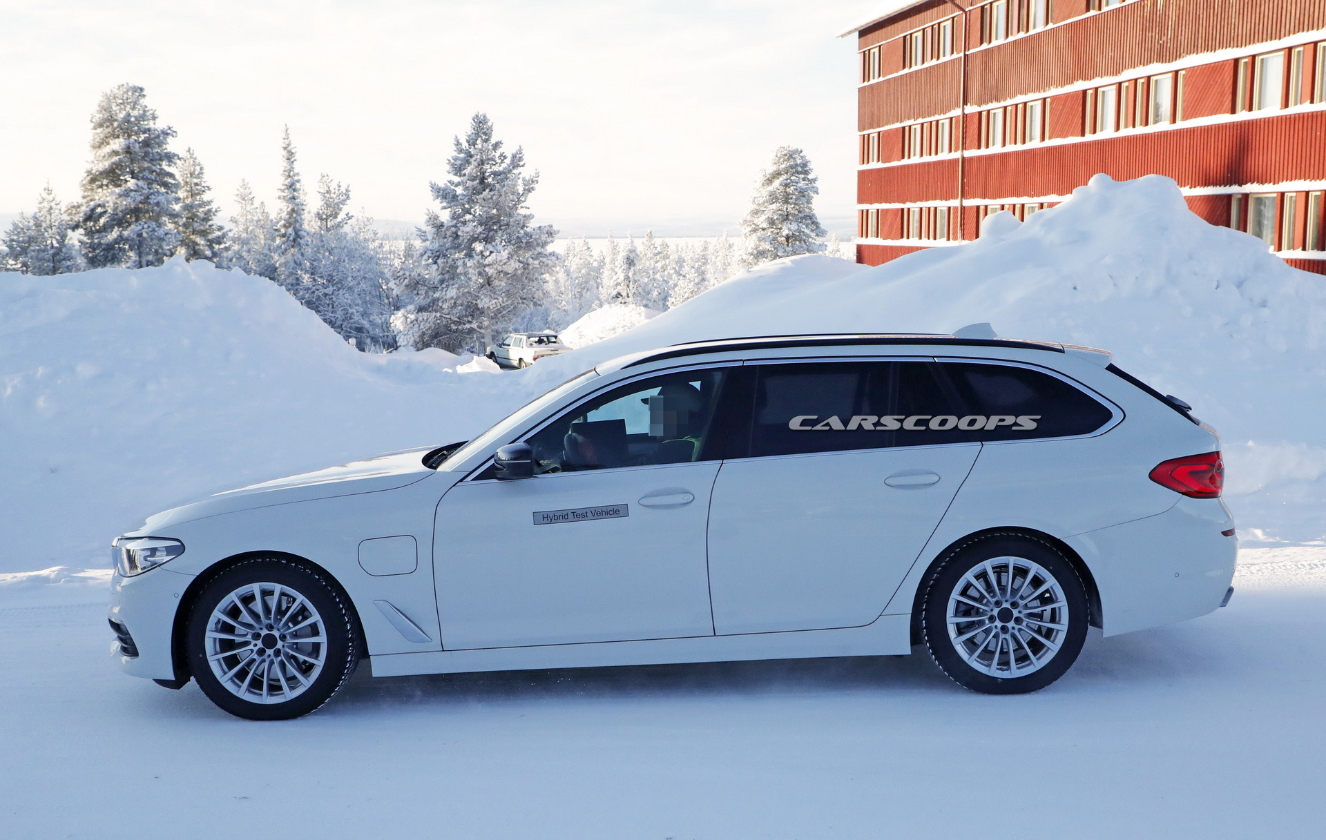 2020 bmw 530e iperformance touring spy 5 BMW Preparing 530e iPerformance Touring PHEV For 2019 Release (But Not For America)