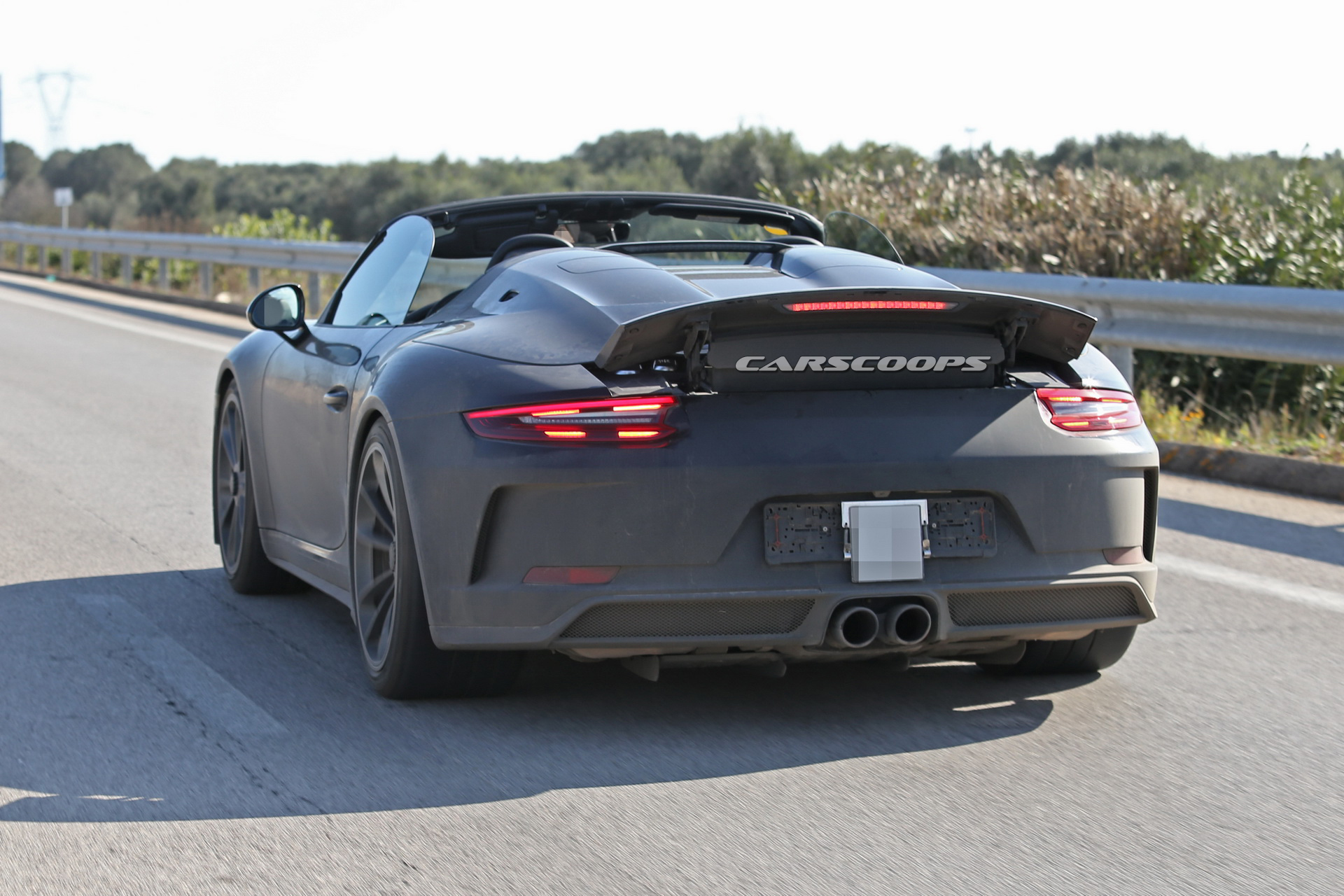 Porsche-911-Speedster-01 Here’s A Topless View Of Porsche’s New 911 Speedster