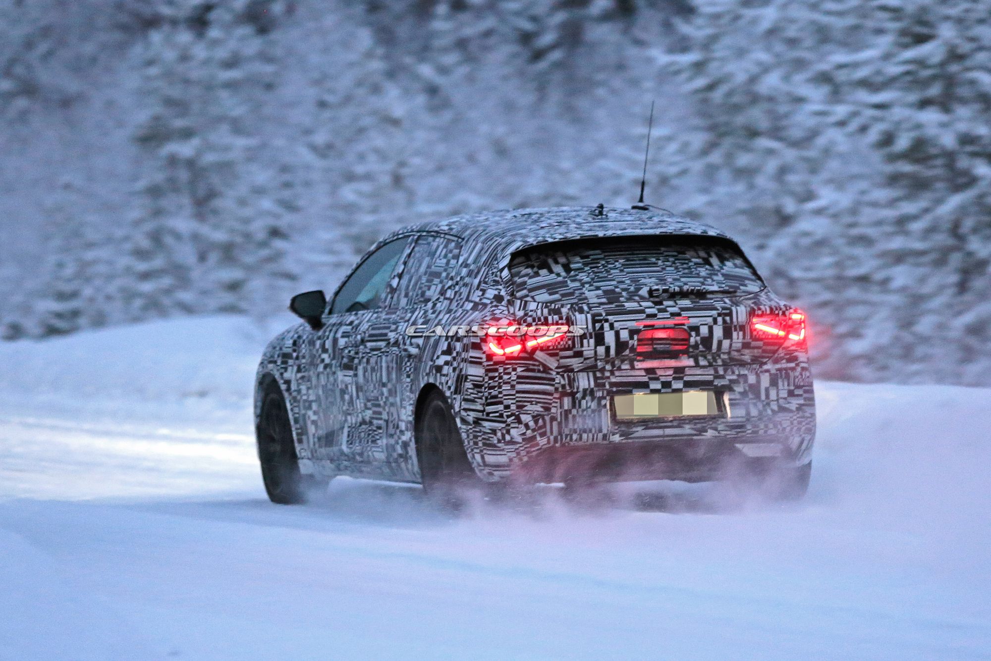 Seat-Leon-Spy-Shots-7 Next Gen Seat Leon To Use Golf Platform And Hybrid Powertrains