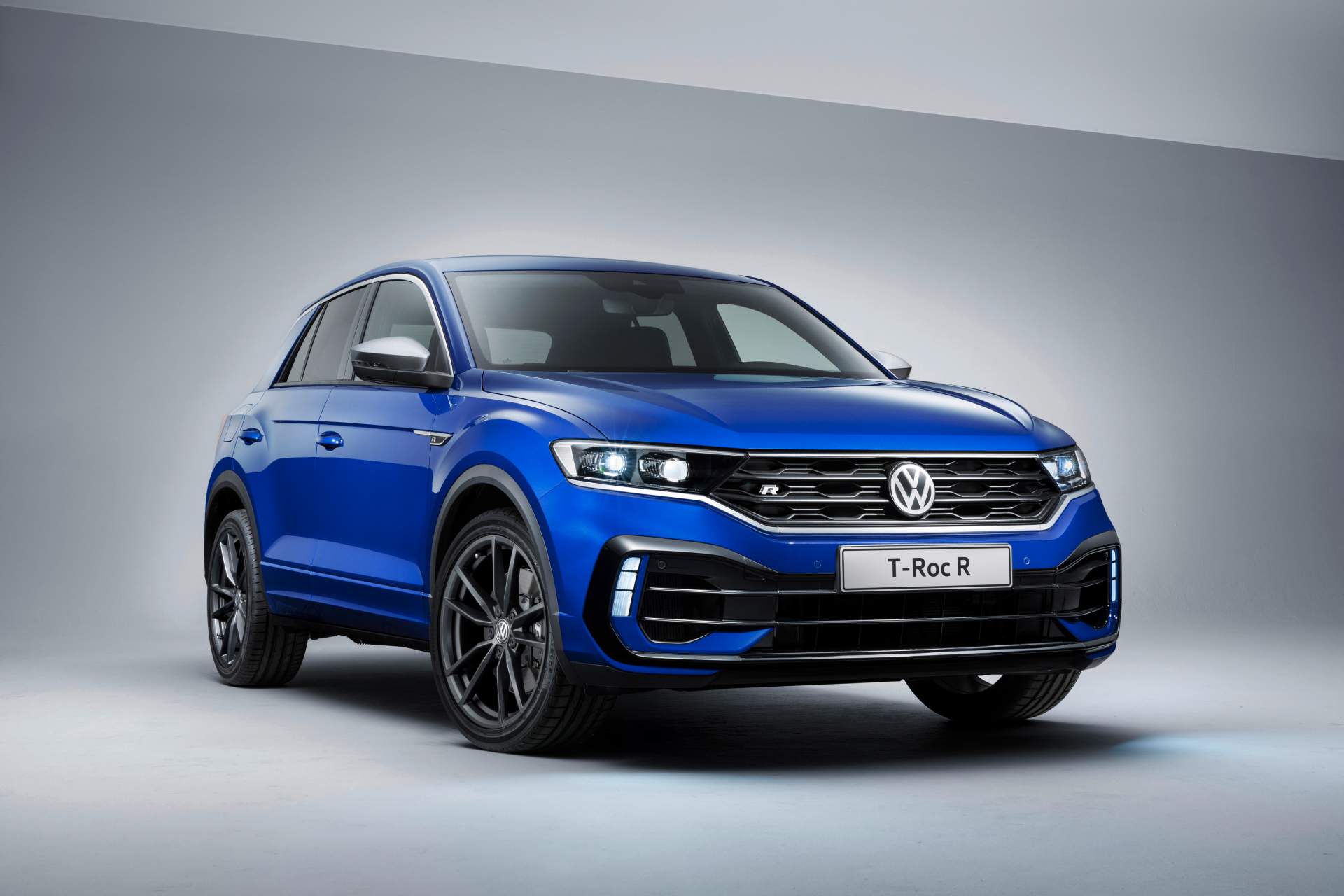 The new Volkswagen T-Roc R VW T-Roc R Unveiled With 300 PS, Does 0-100 Km/h In 4.9 Seconds
