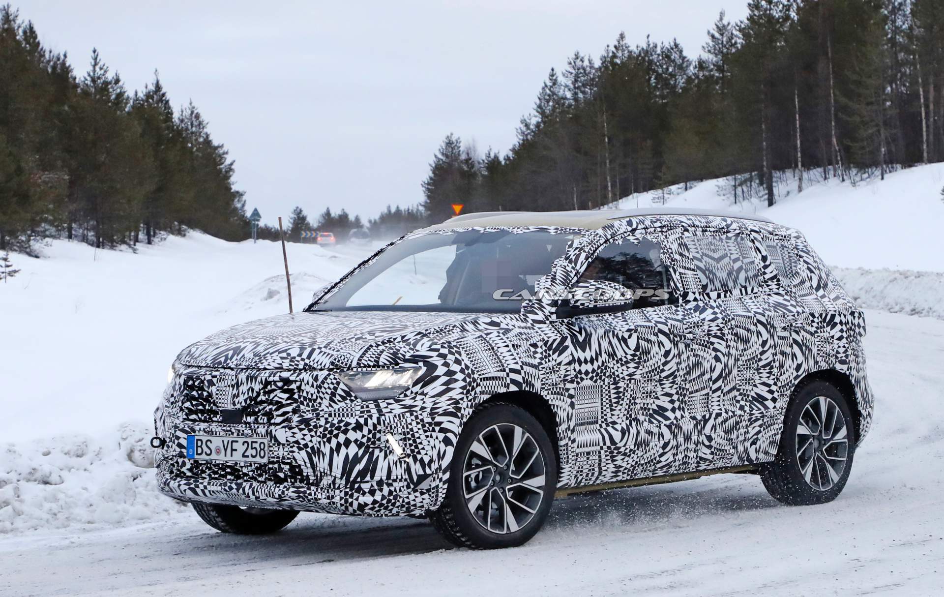 Jetta VS5 spy shots 12 Newly Born Jetta Brand Makes Spy Debut With VS5 Compact SUV