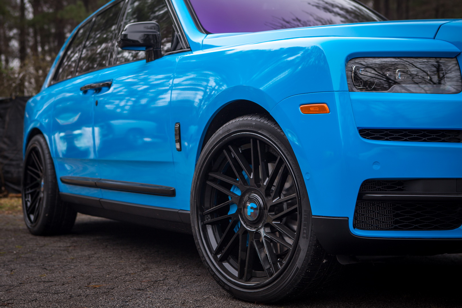 rolls-royce cullinan forgiato offset migos 3 Celeb-Owned Rolls-Royce Cullinan Gets Flashy Wrap, 24-Inch Rims