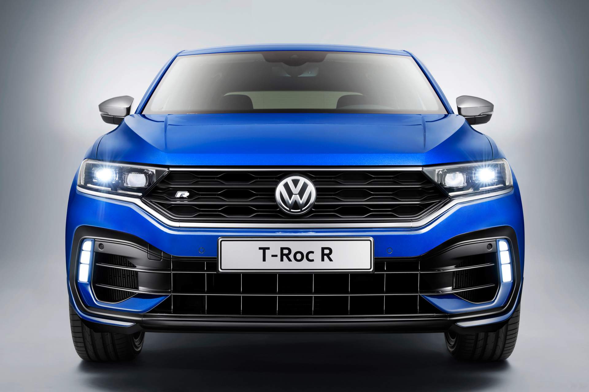 The new Volkswagen T-Roc R VW T-Roc R Unveiled With 300 PS, Does 0-100 Km/h In 4.9 Seconds