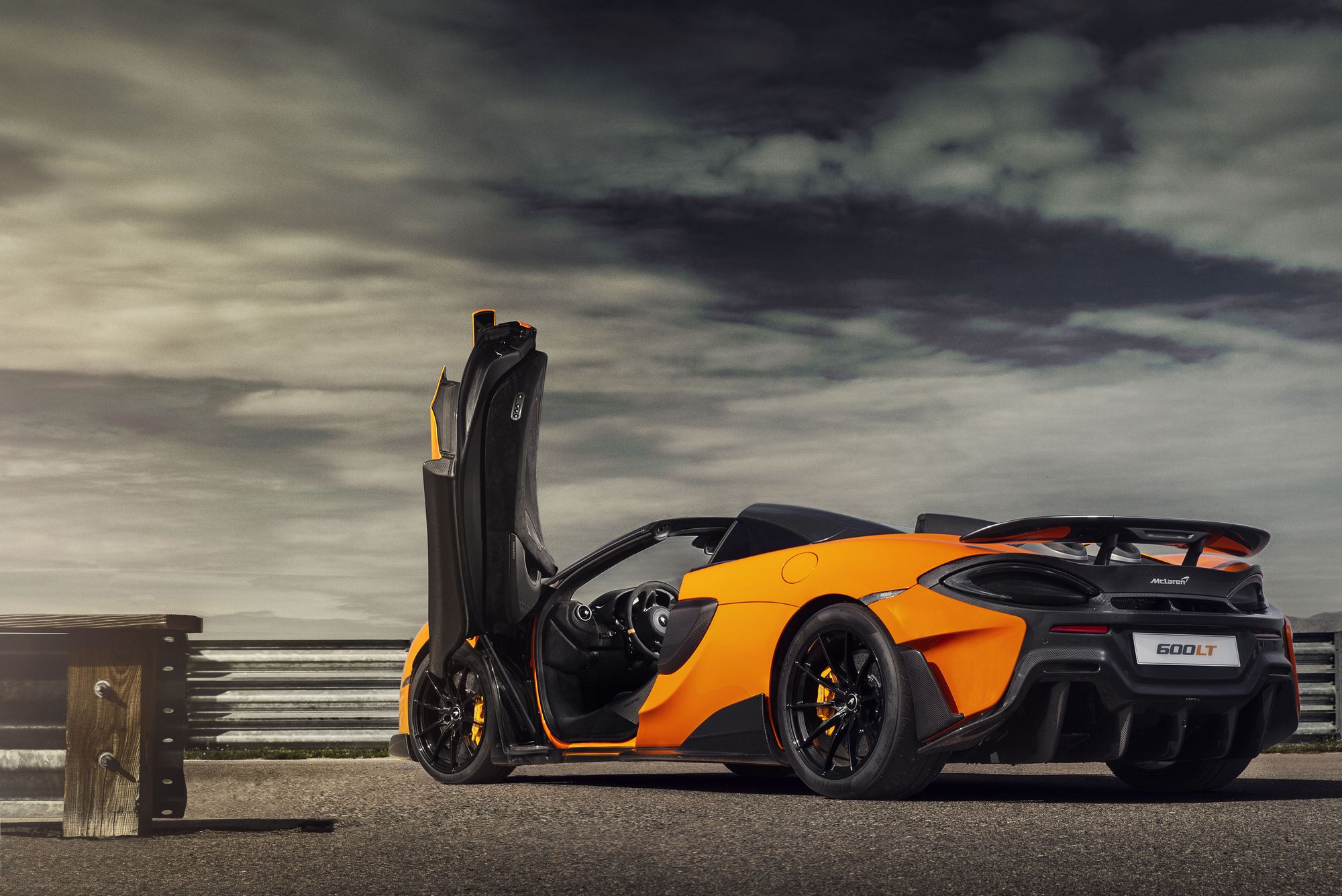 McLaren-600LT-Spider-12 Bask In The Glory Of The Colorful McLaren 600LT Spider