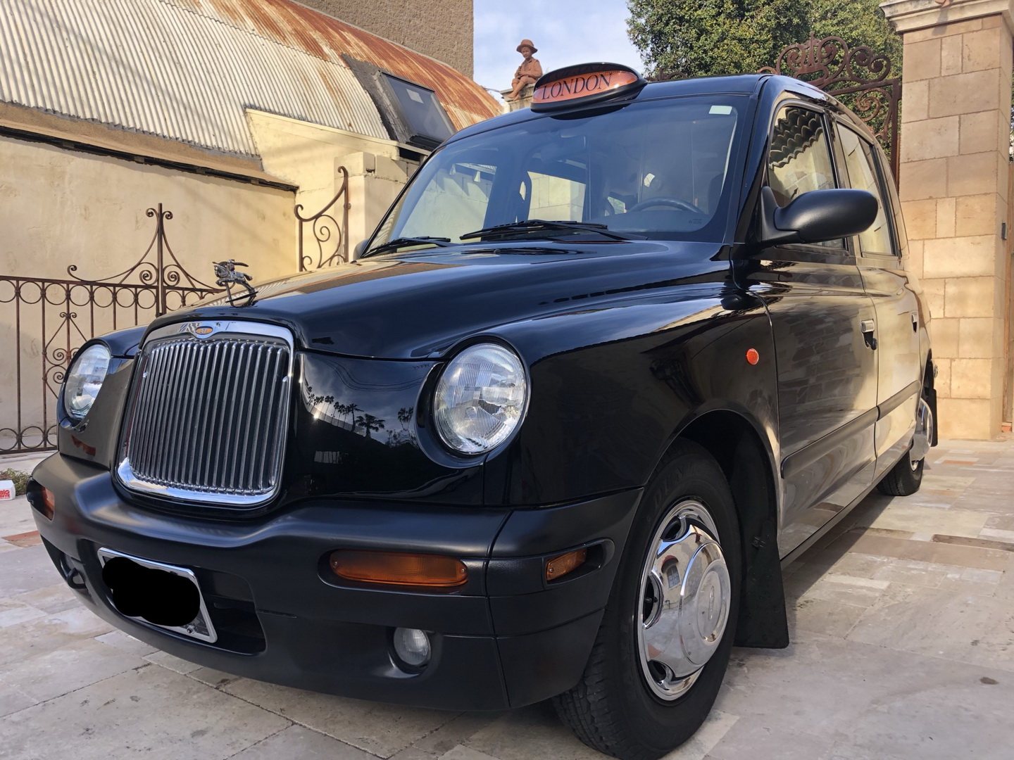 2002 london taxi burberry edition neiman marcus 24 Did You Know Neiman Marcus Offered A London Taxi Burberry Edition In The States?