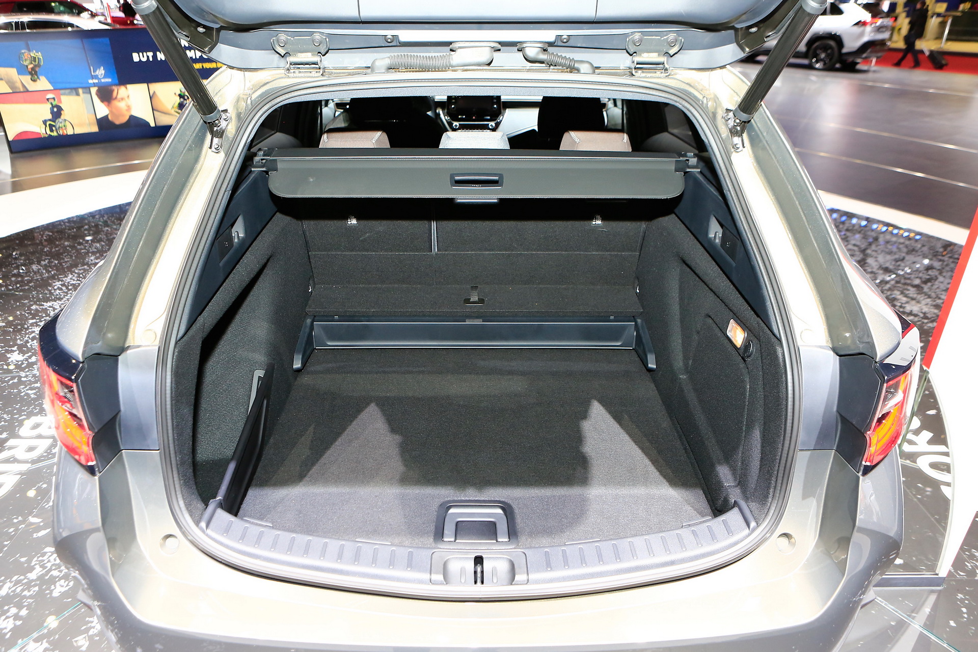 2019-Toyota-Corolla-Trek-13 Toyota Corolla GR Sport And Corolla Trek Join The Model’s European Family