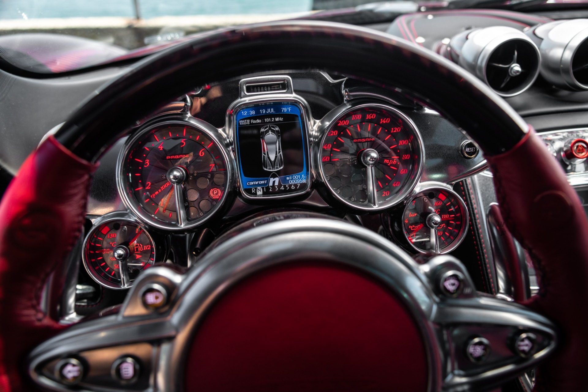 Pagani-Huayra-For-Sale-6 Red Carbon Pagani Huayra Could Be The Perfect Late Valentine’s Gift
