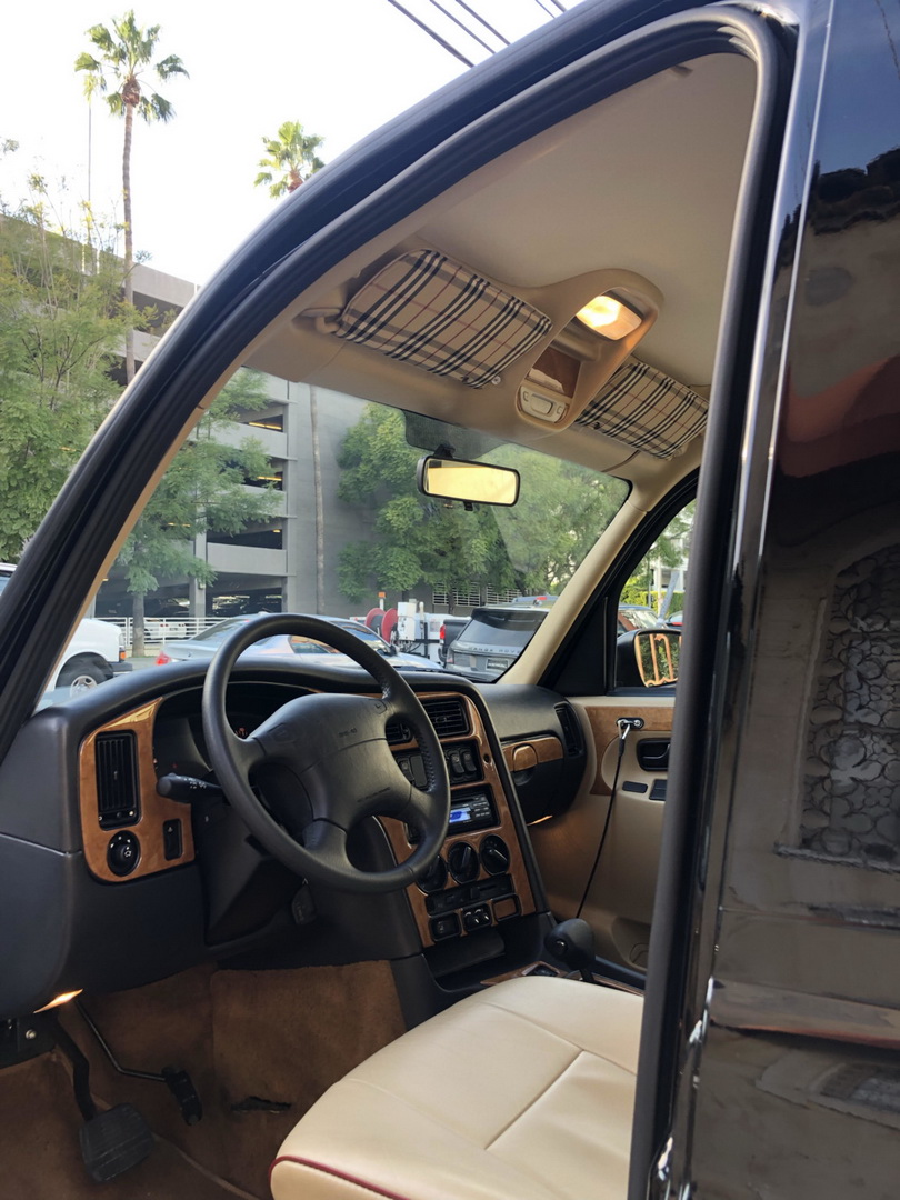 2002 london taxi burberry edition neiman marcus 54 Did You Know Neiman Marcus Offered A London Taxi Burberry Edition In The States?