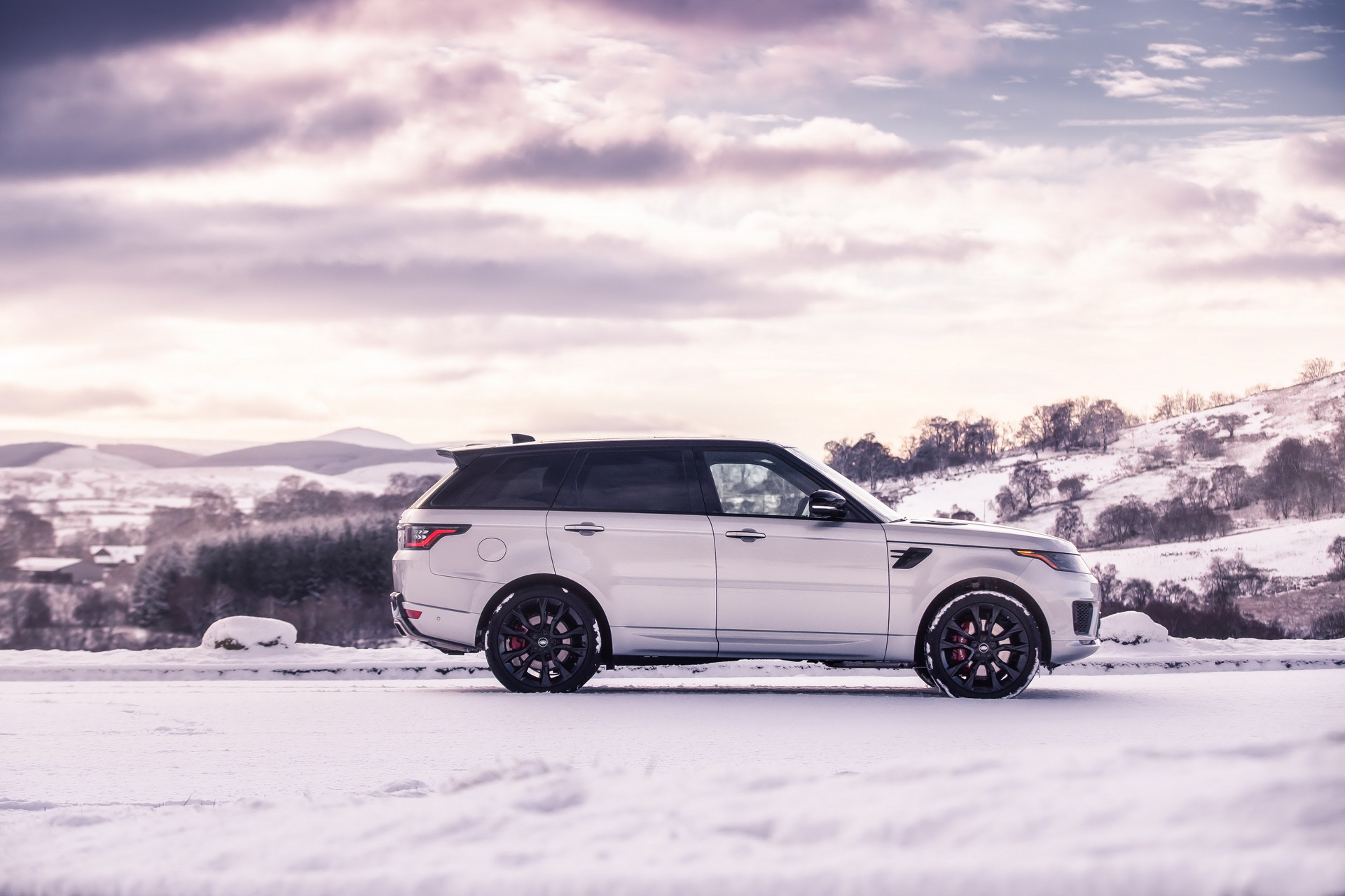 2019 Range Rover Sport HST 40 New Range Rover Sport HST Has A Straight-Six Mild Hybrid With 395hp