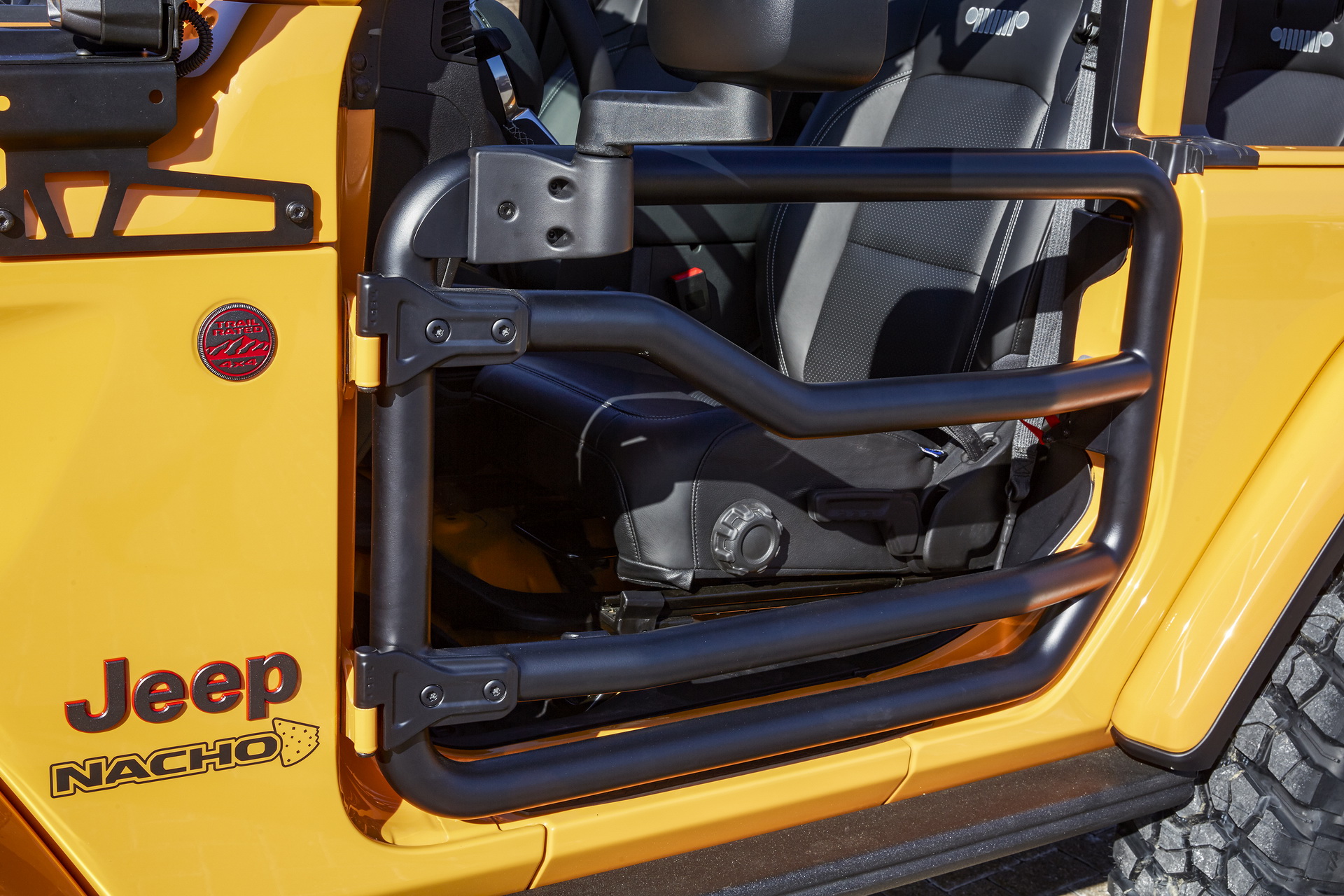 jeep nacho concept chicago 2019 13 Nacho Jeep Concept Is Mopar’s Idea Of A Custom Trail Vehicle