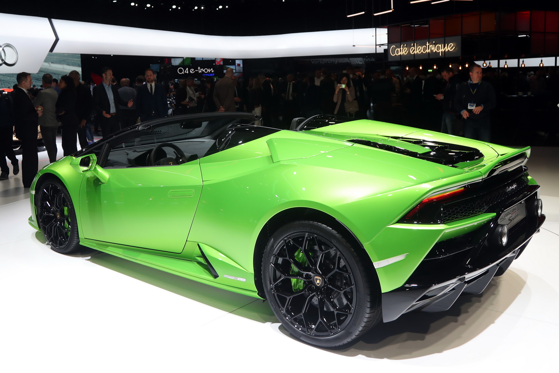 Lamborghini-Huracan-Evo-Spyder-03 New Lamborghini Huracan Evo Spyder Drops Its Roof (Live Pics)