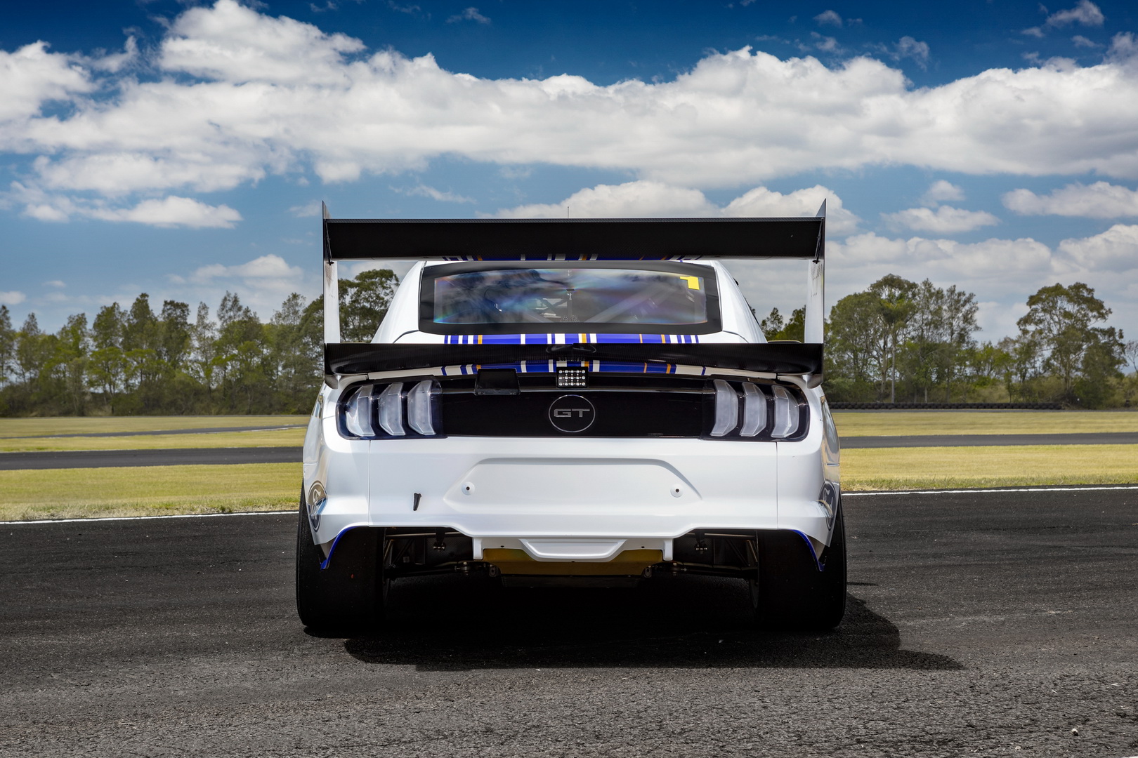 2019 ford mustang supercar 6 Australia’s New Ford Mustang Supercar Racer Looks Really Off, Doesn’t It?
