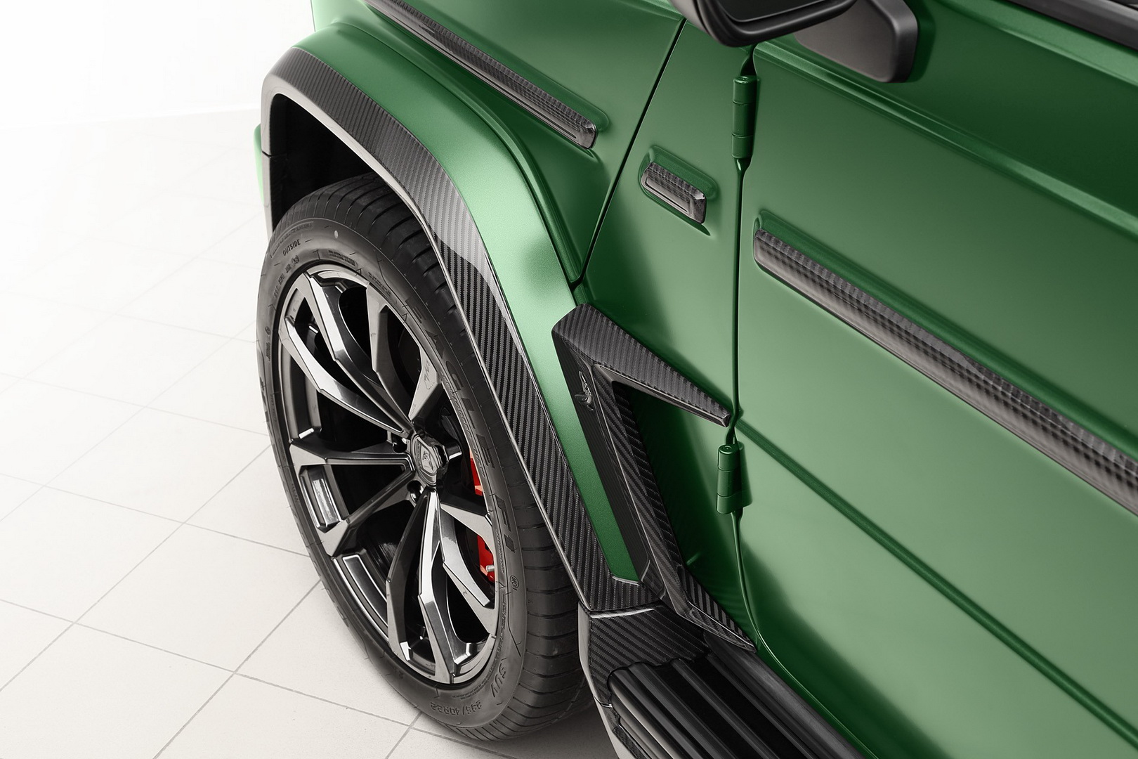2019 mercedes-benz g-class tuning topcar 24 Whole Lotta Carbon: TopCar Gives New Mercedes G-Class The Inferno Treatment