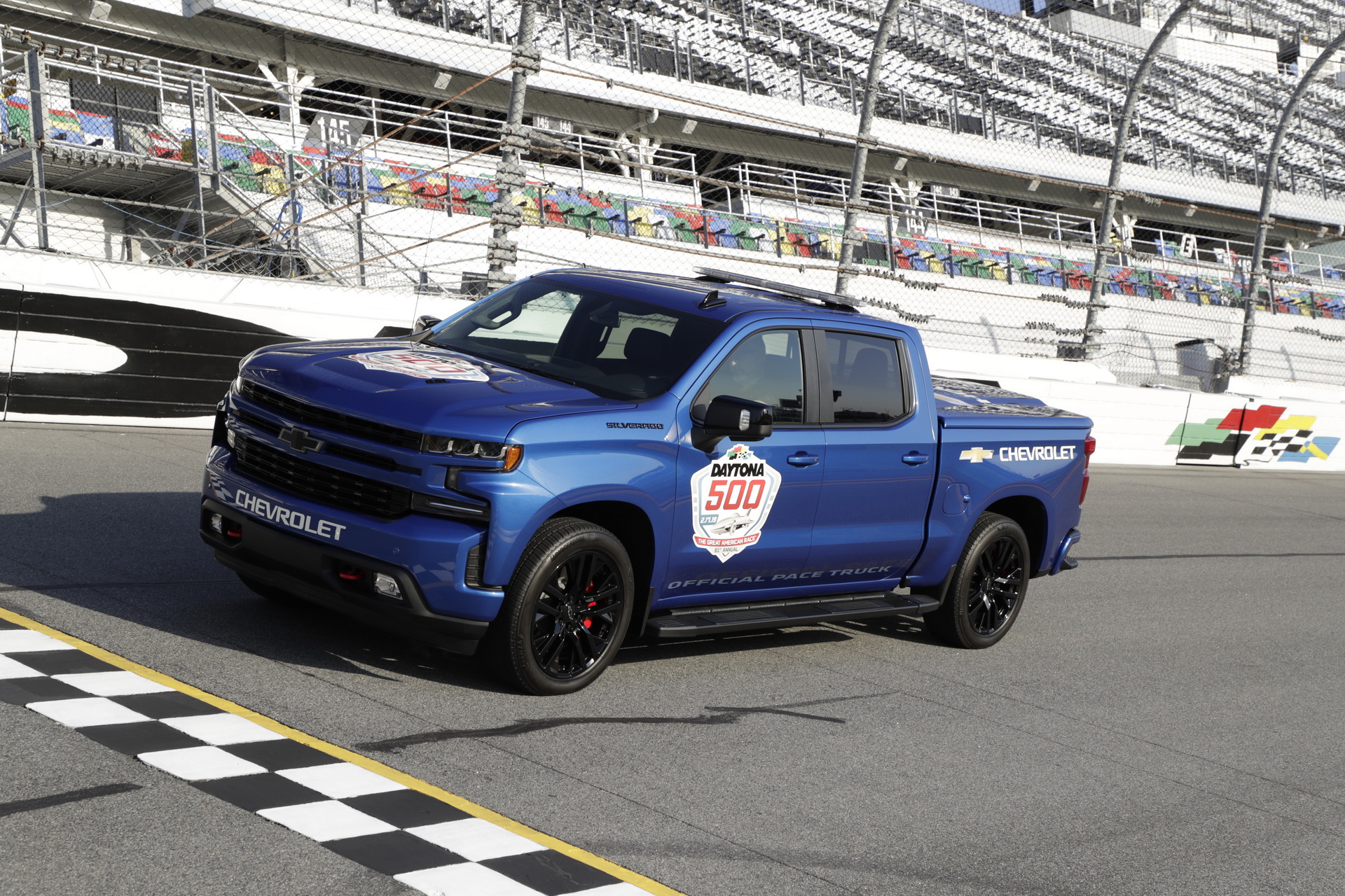 2019-Chevrolet-Silverado-Pace-Truck-01 2019 Chevy Silverado Is The First-Ever Truck To Pace Daytona 500