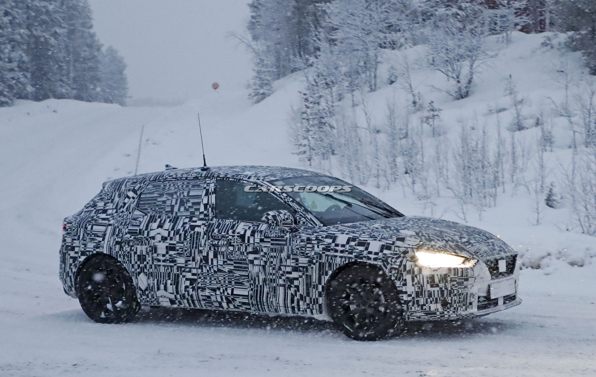 Seat-Leon-Spy-Shots-11 Next Gen Seat Leon To Use Golf Platform And Hybrid Powertrains
