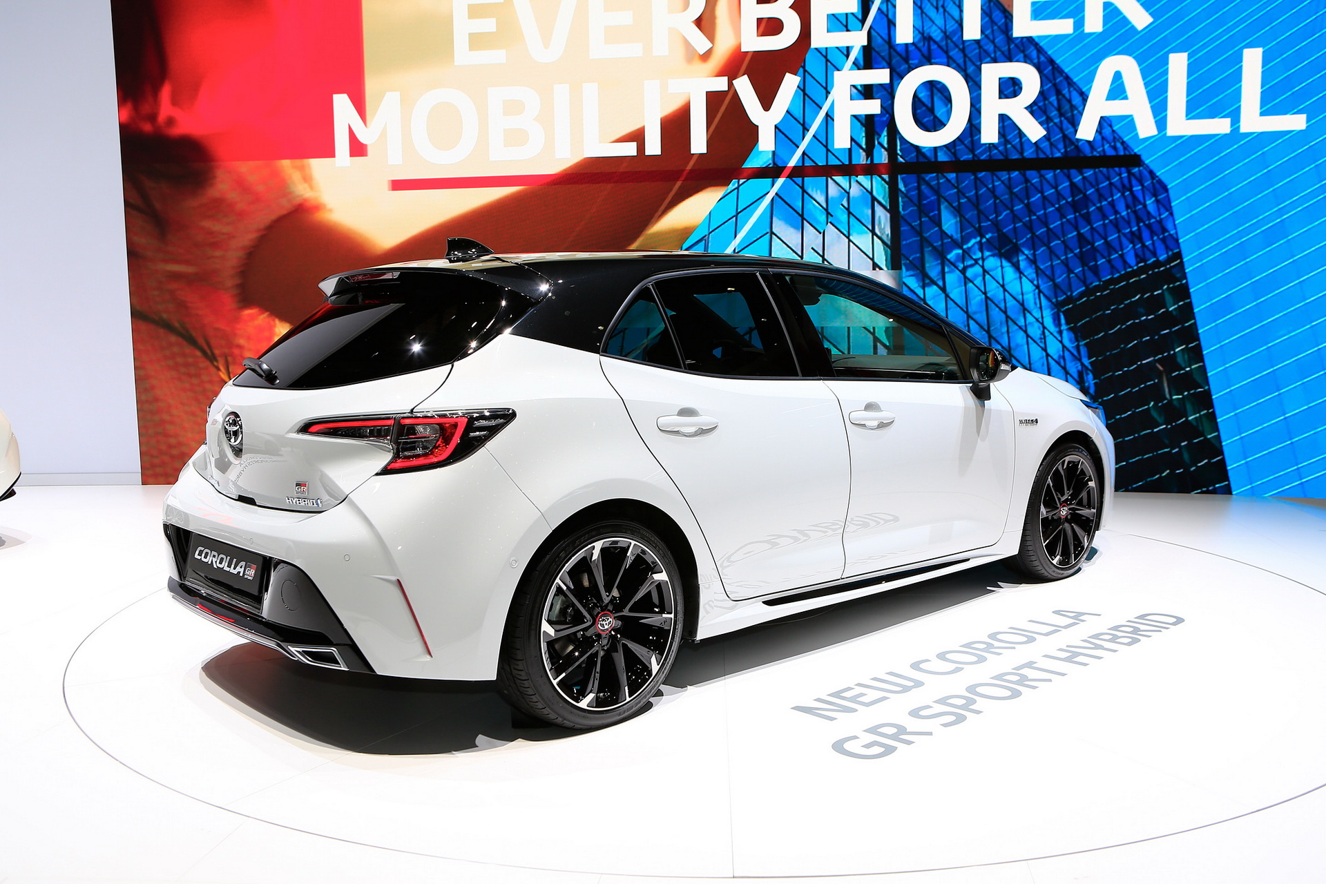 2019-Toyota-Corolla-GR-Sport-05 Toyota Corolla GR Sport And Corolla Trek Join The Model’s European Family