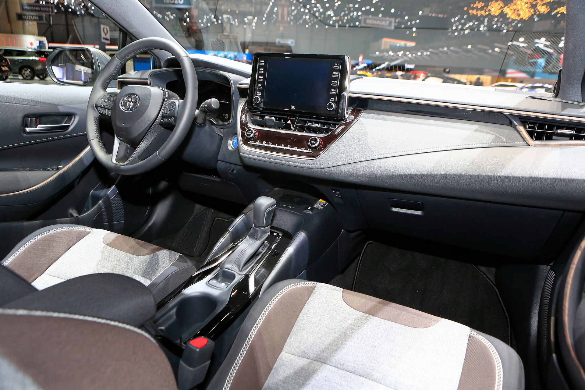 2019-Toyota-Corolla-Trek-12 Toyota Corolla GR Sport And Corolla Trek Join The Model’s European Family