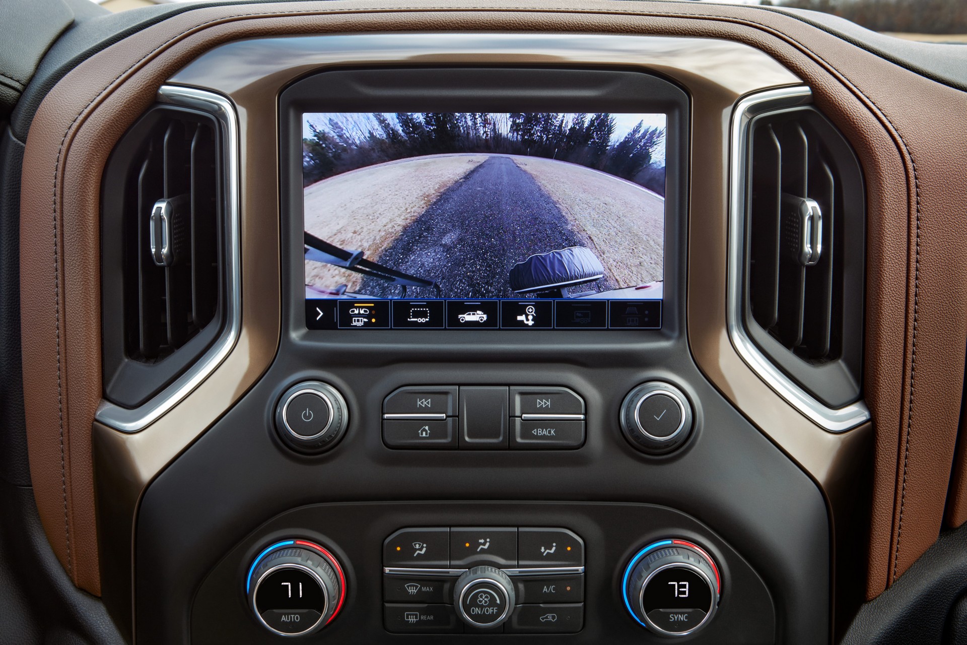 2020 Silverado 2500 HD-32 2020 Chevrolet Silverado HD Debuts With New 6.6-liter V8 And 35,500 Pound Towing Capacity