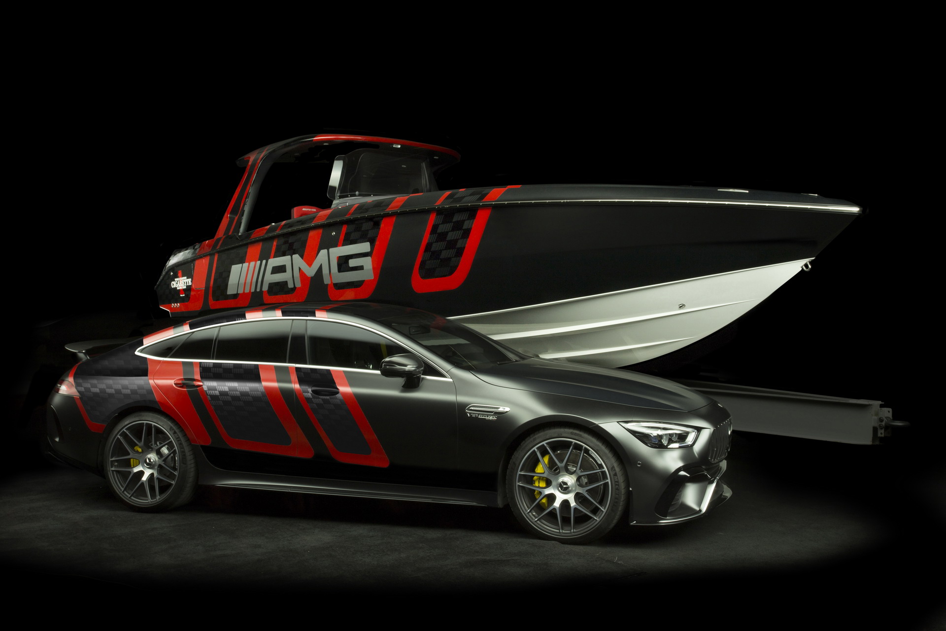 41 AMG Carbon Edition 9 Mercedes-AMG And Cigarette Racing’s New 41’ AMG Carbon Edition Has 1,600 Sea Horses