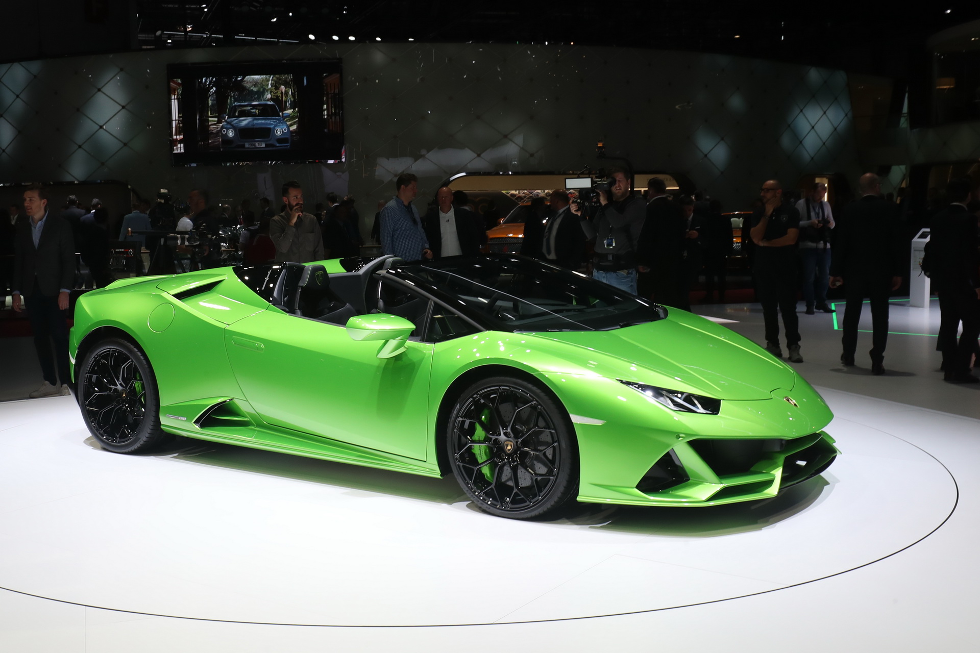Lamborghini-Huracan-Evo-Spyder-01 New Lamborghini Huracan Evo Spyder Drops Its Roof (Live Pics)