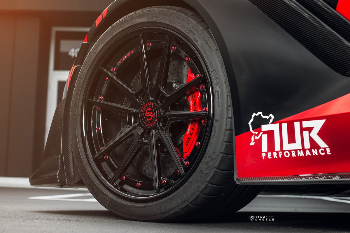 Chevrolet-Corvette-ZR1-Strasse-10 Customized Corvette ZR1 Looks Like A Tiger Ready To Pounce