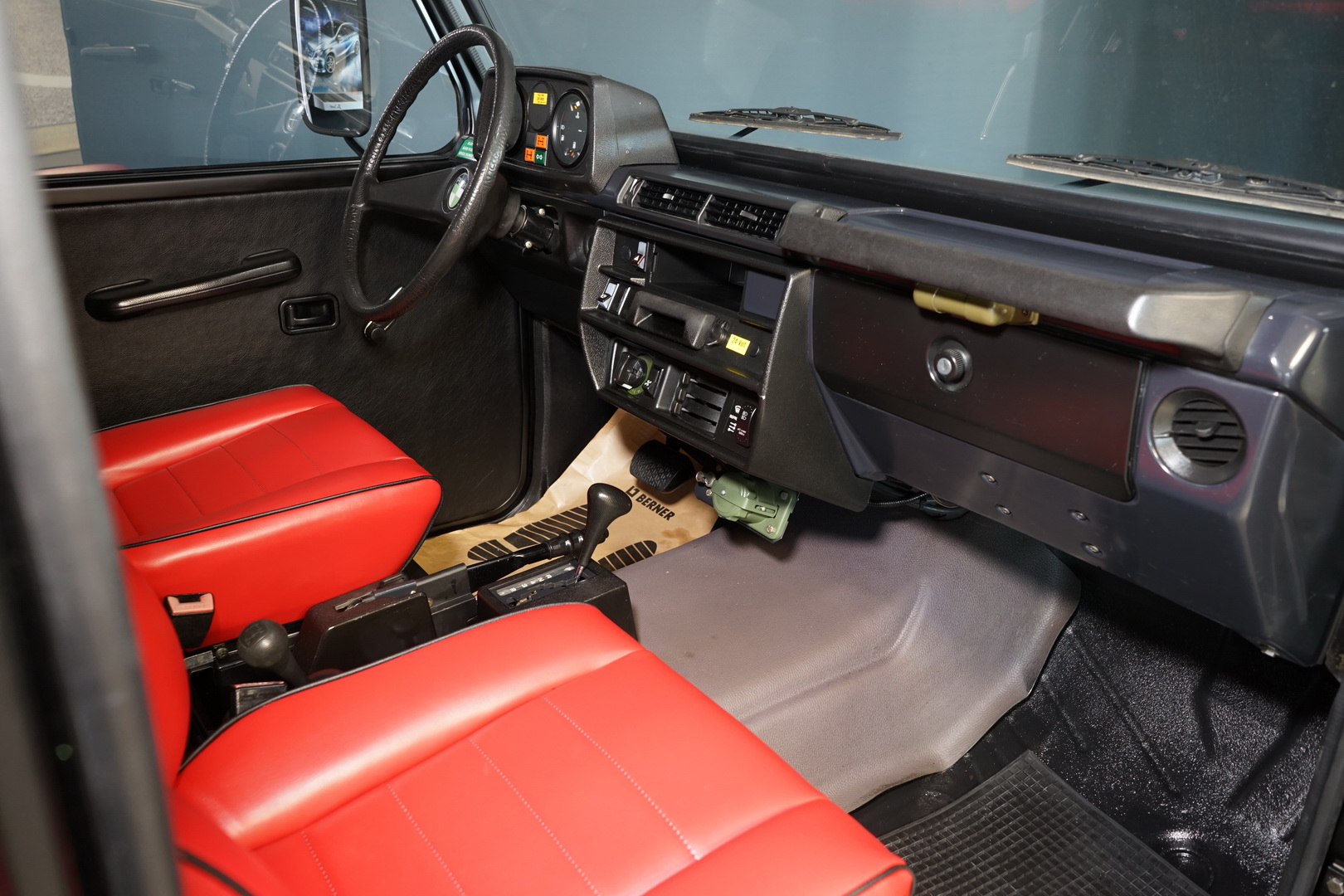 1993 mercedes g-class swiss army lorinser 19 Ex-Military Classic Mercedes G-Class Gets A Civilian Restomod