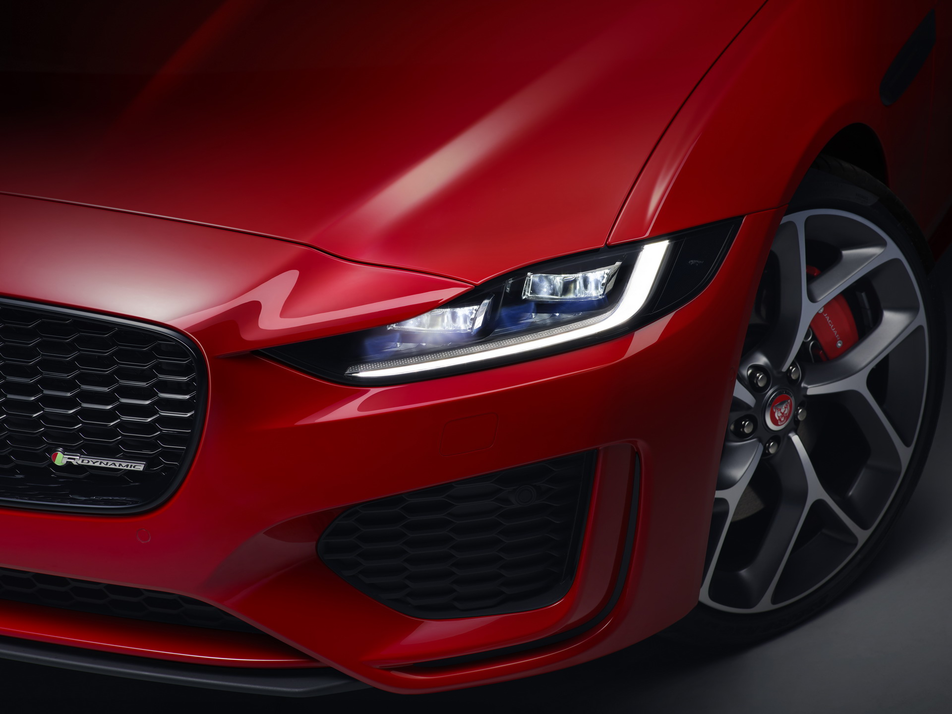 2020 Jaguar XE Facelift 21 2020 Jaguar XE Facelift Gains Sportier Styling, Upgraded Tech