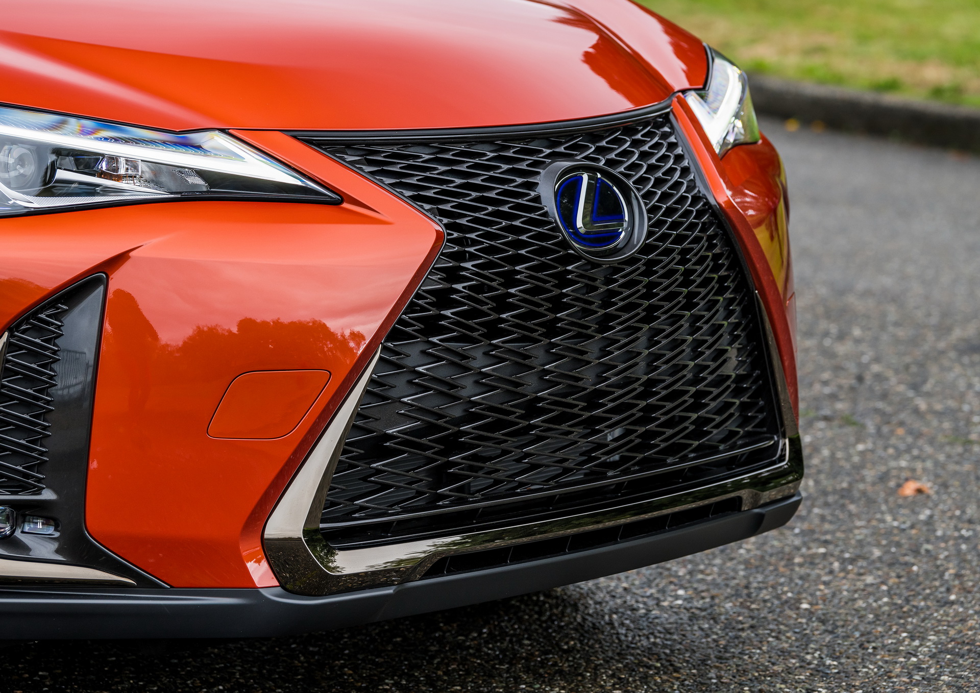 2019-Lexus-UX-07 Lexus Launches Special, Subscription-Like Lease Deal For UX
