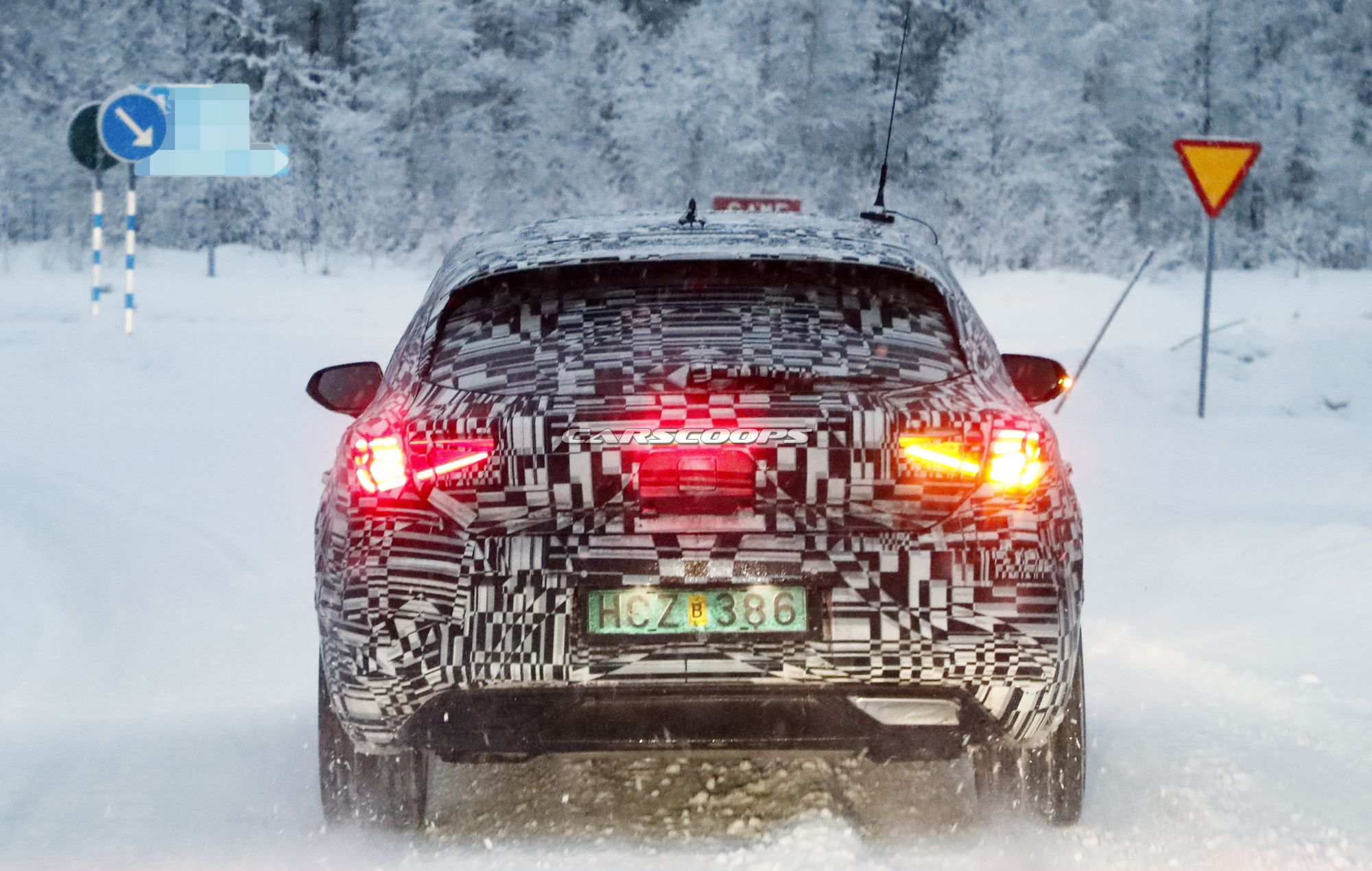 Seat-Leon-Spy-Shots-20 Next Gen Seat Leon To Use Golf Platform And Hybrid Powertrains