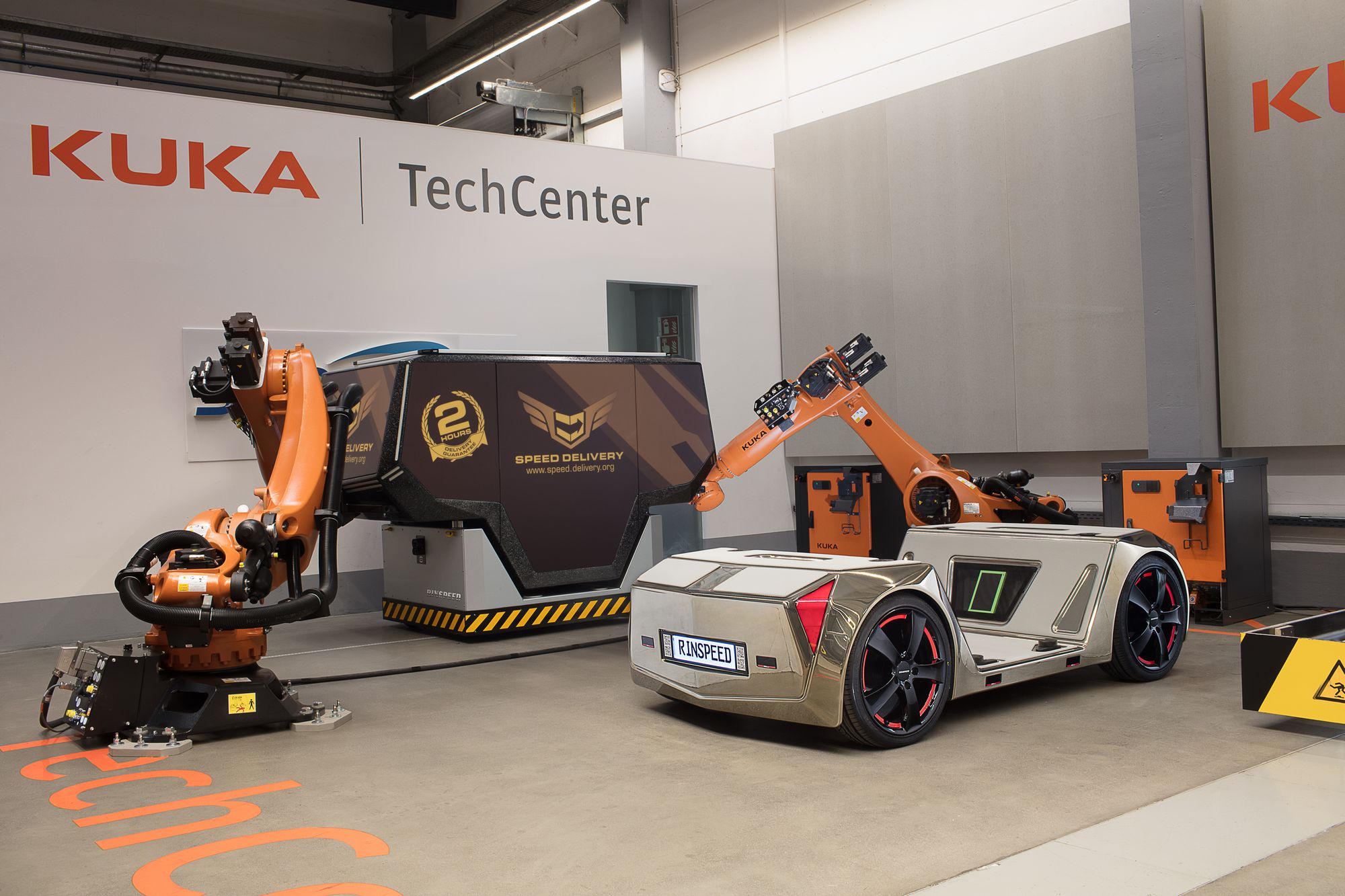 Rinspeed-microSNAP-13 Rinspeed microSNAP Is The EV Pod With A Thousand Faces