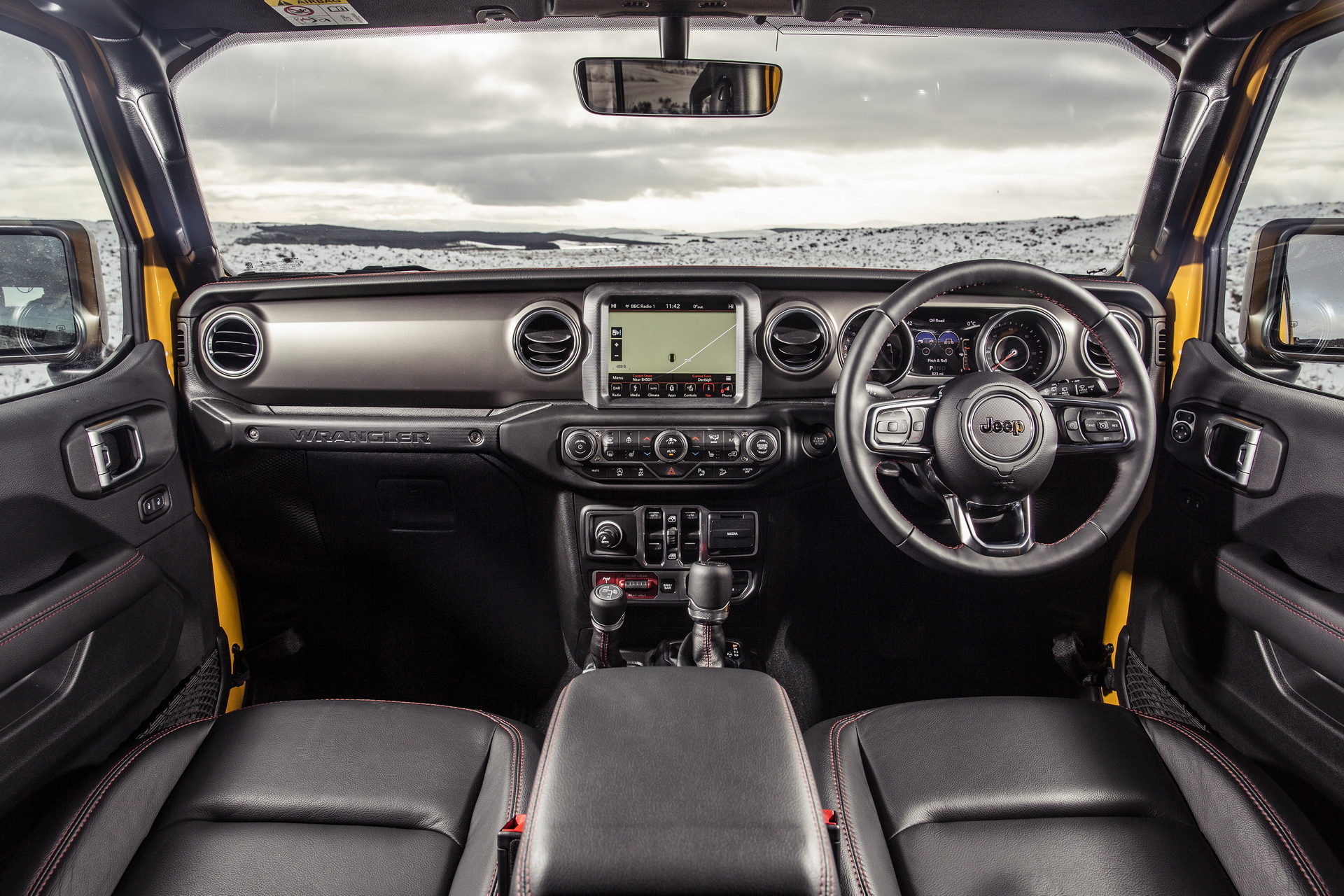 2019-Jeep-Wrangler-UK-25 2019 Jeep Wrangler Gains Four-Cylinder Petrol Option In The UK