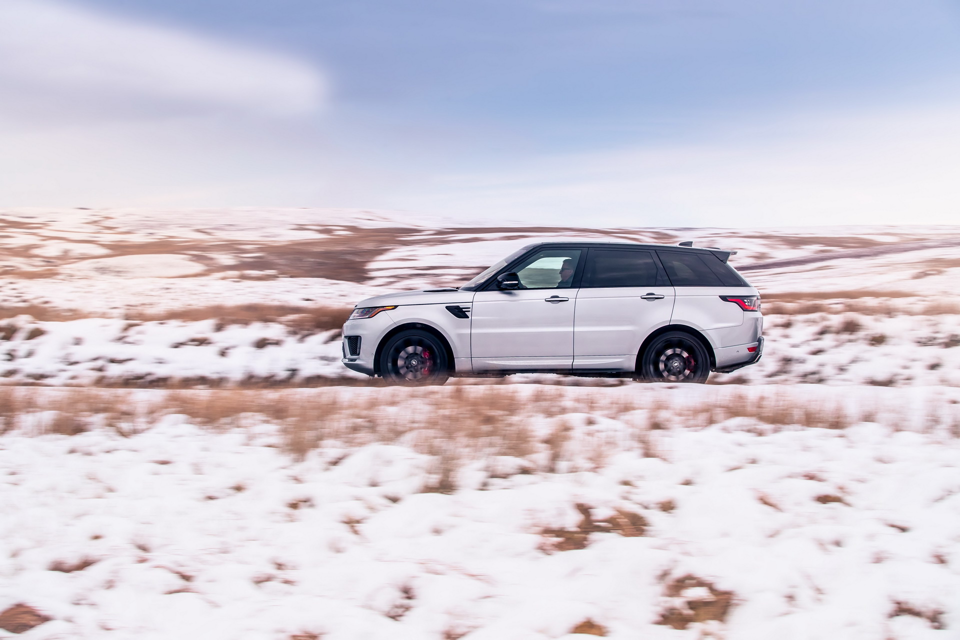 2019 Range Rover Sport HST 21 New Range Rover Sport HST Has A Straight-Six Mild Hybrid With 395hp