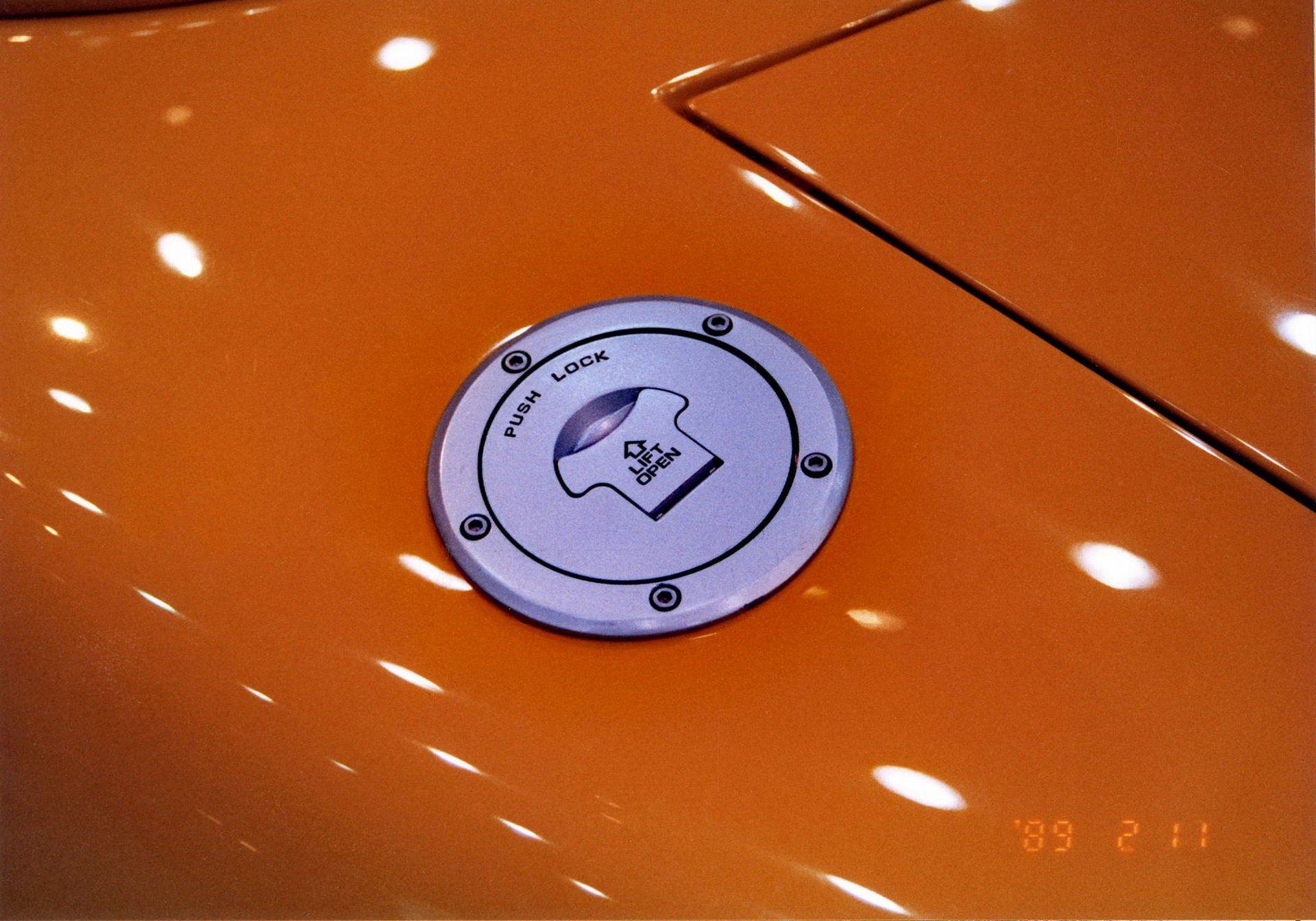 Chicago 1989 MX-5 12 New Mazda MX-5 30th Anniversary Edition Flaunts Exclusive Orange Paint, Alcantara Cabin