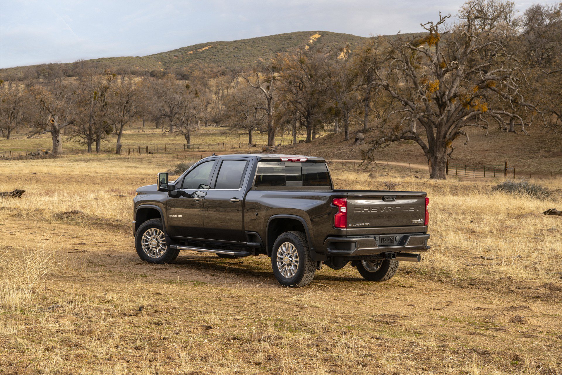 2020 chevrolet silverado chicago live pics 13 GM Investing $150 Million In Flint Assembly To Boost Heavy Duty Pickup Capacity